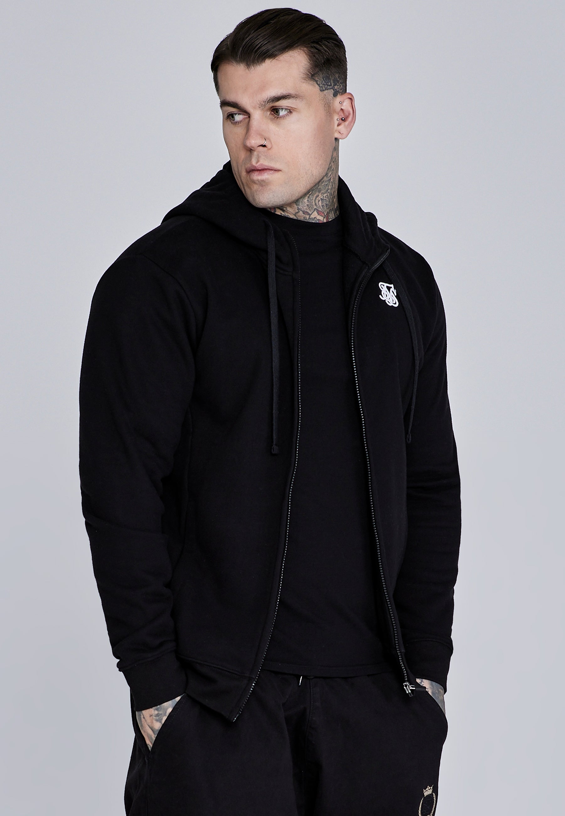 Essentials Full Zip Hoodie in Black Sweatjacken SikSilk