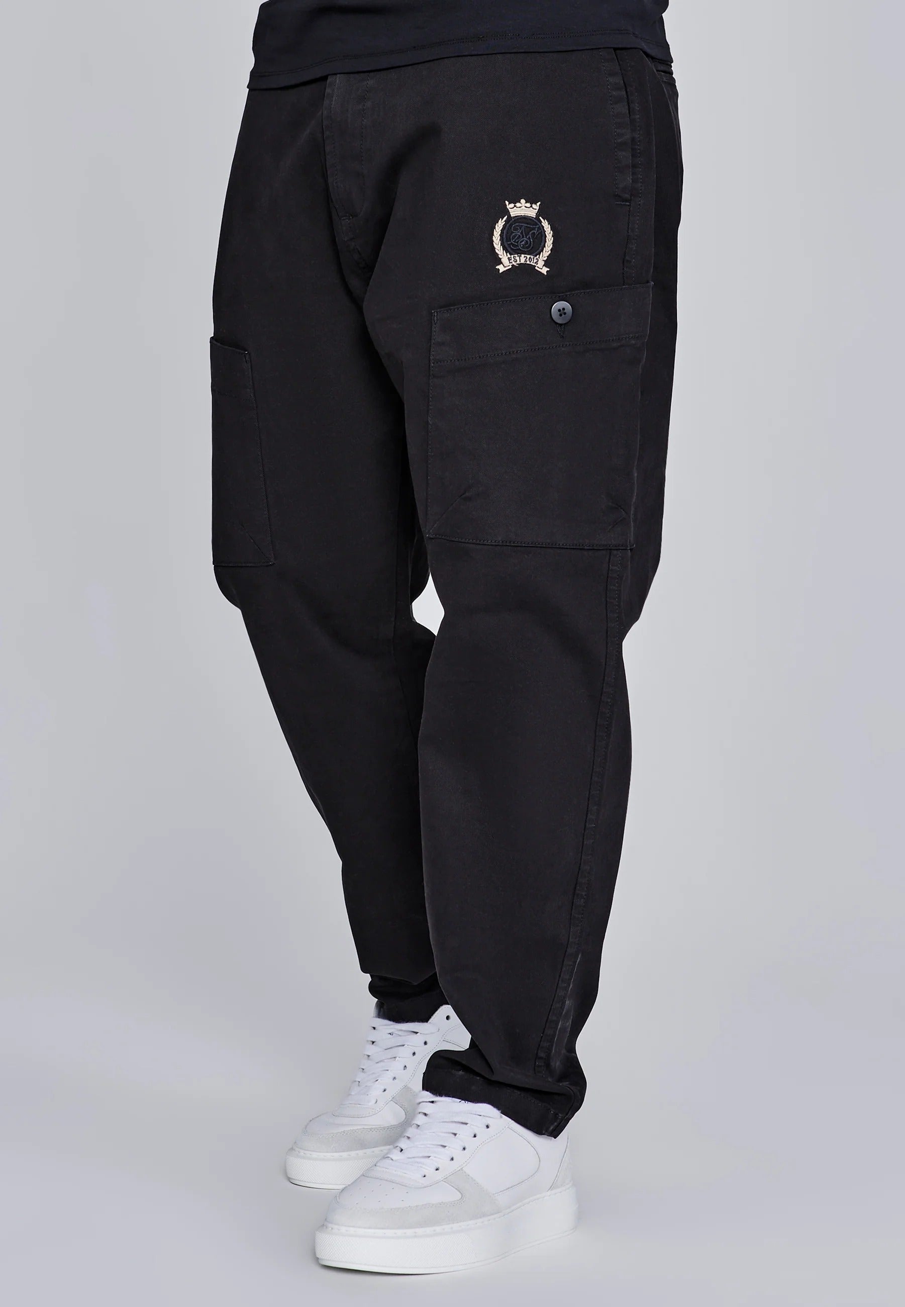 Smart Cargos in Black