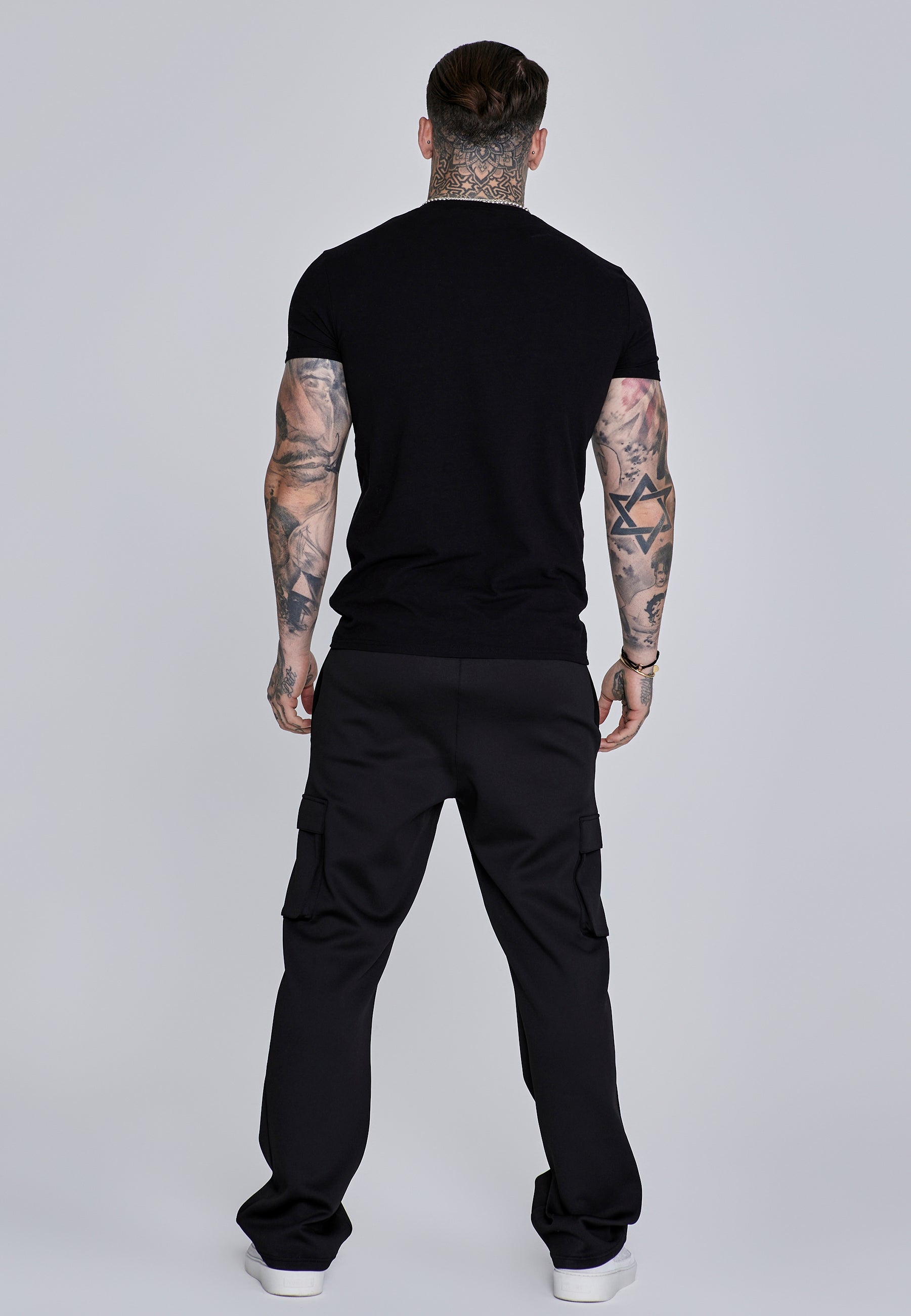 Essentials T-Shirt in Black T-Shirts SikSilk