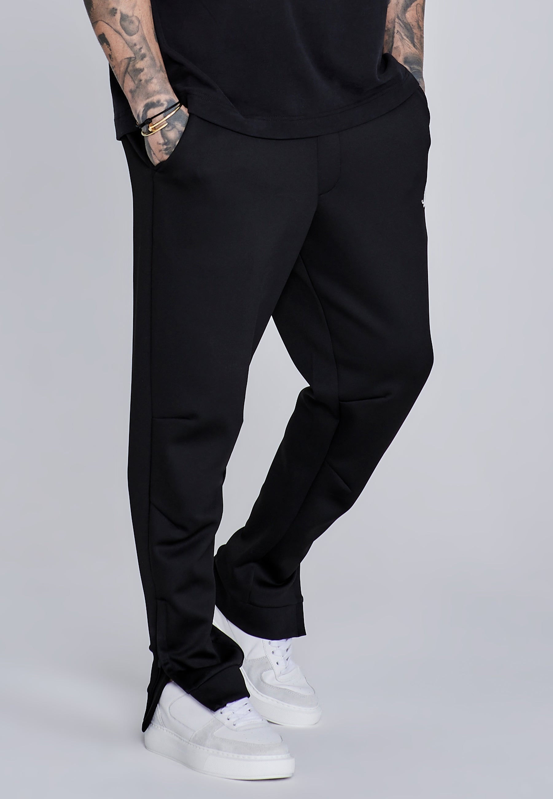 Essentials Poly Joggers in Black Hosen SikSilk