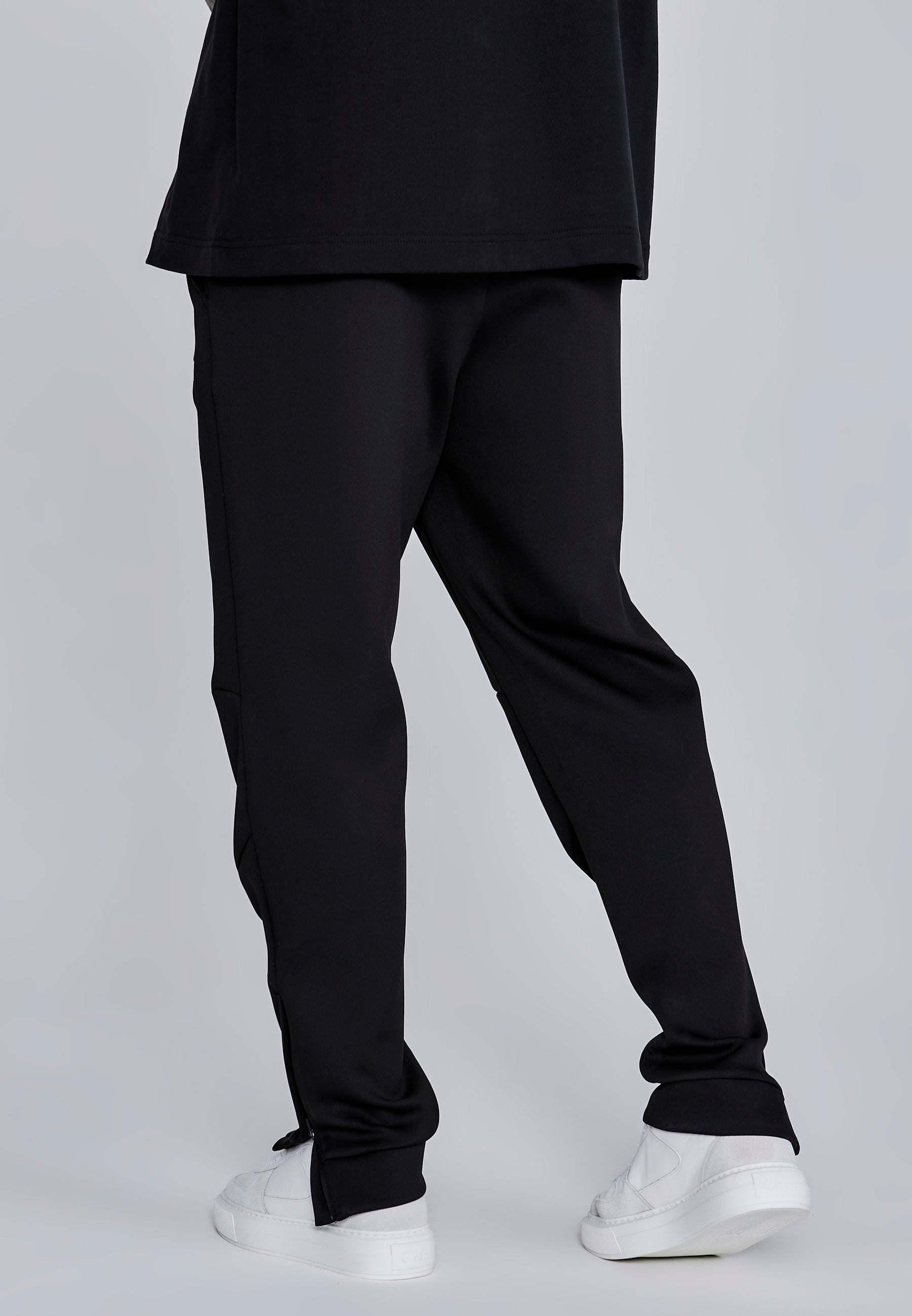 Essentials Poly Joggers in Black Hosen SikSilk