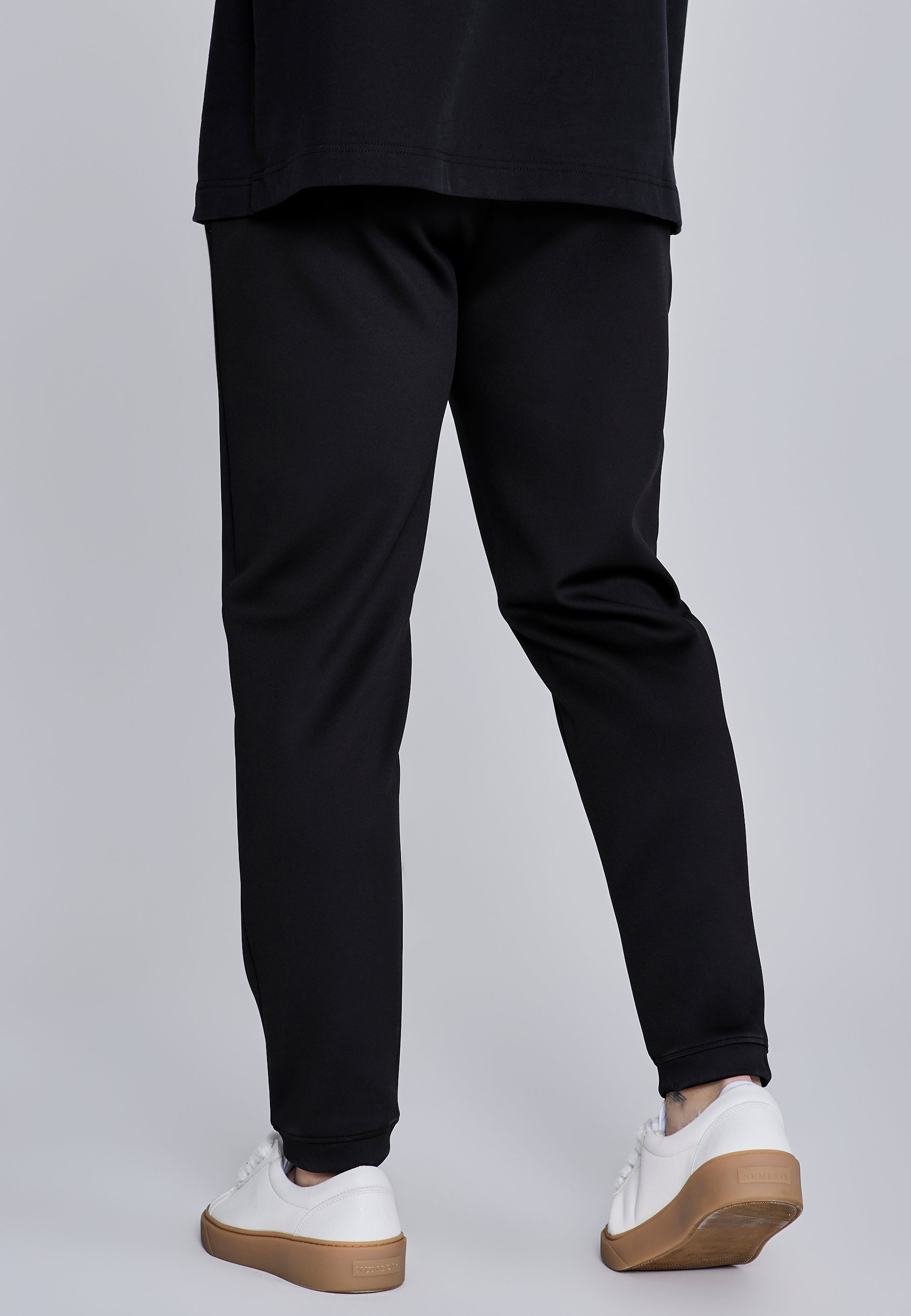 Essentials Pleated Pants in Black Hosen SikSilk