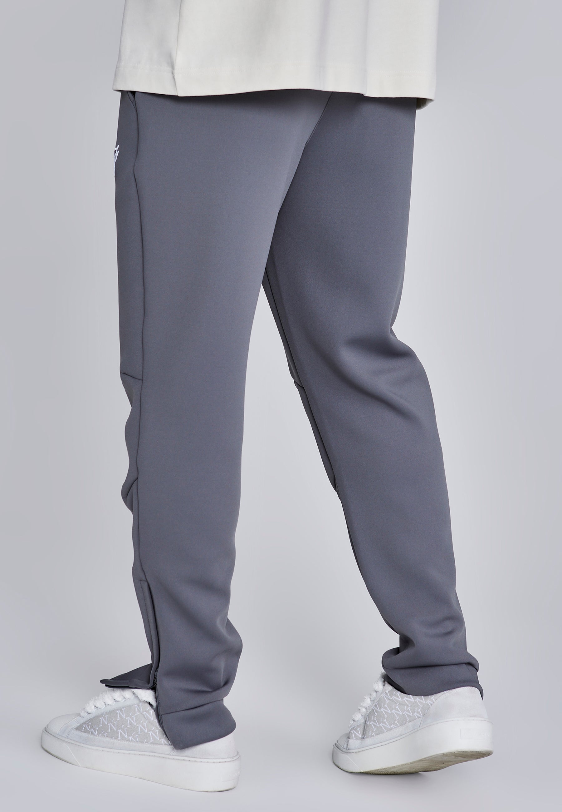 Essentials Poly Joggers in Dark Grey Hosen SikSilk