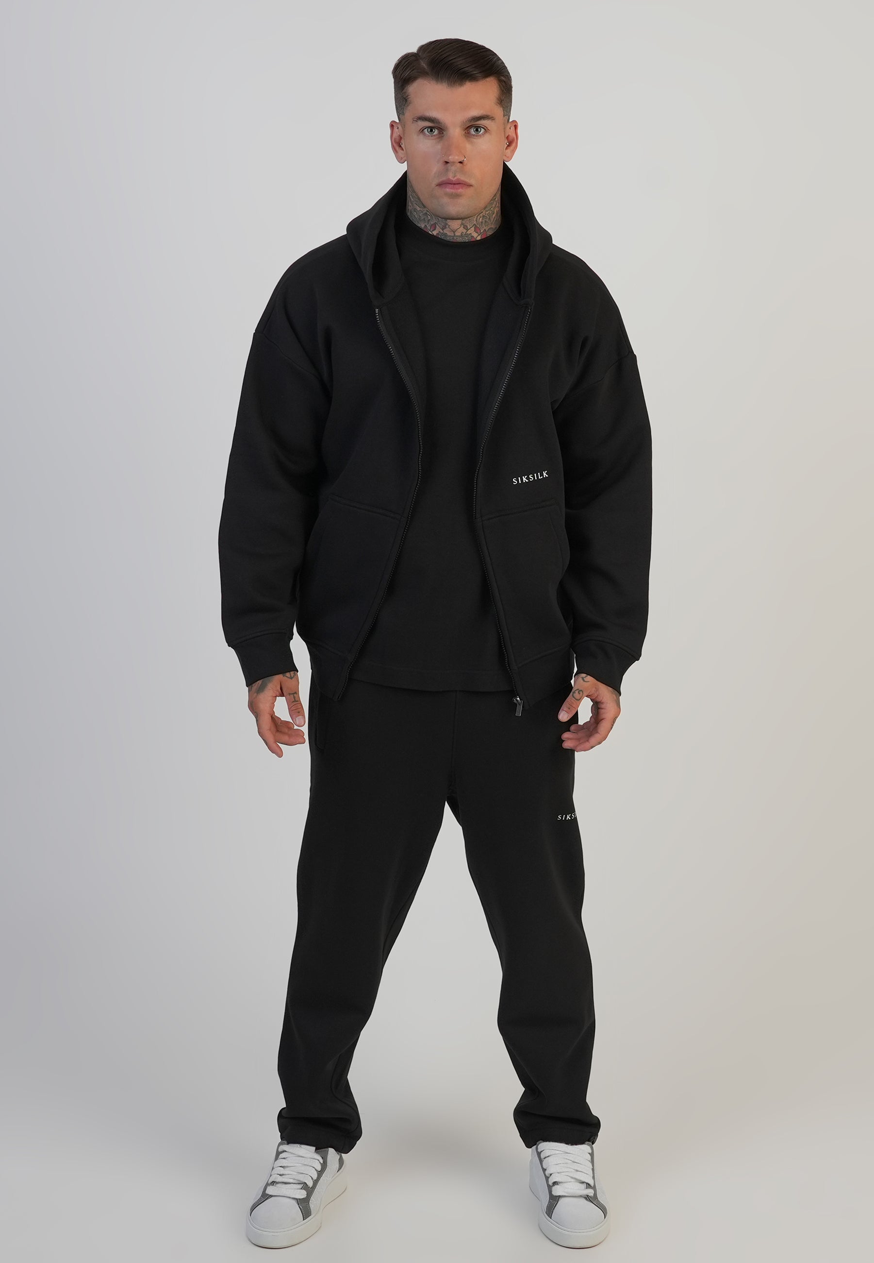 Track Pants in Black Hosen SikSilk