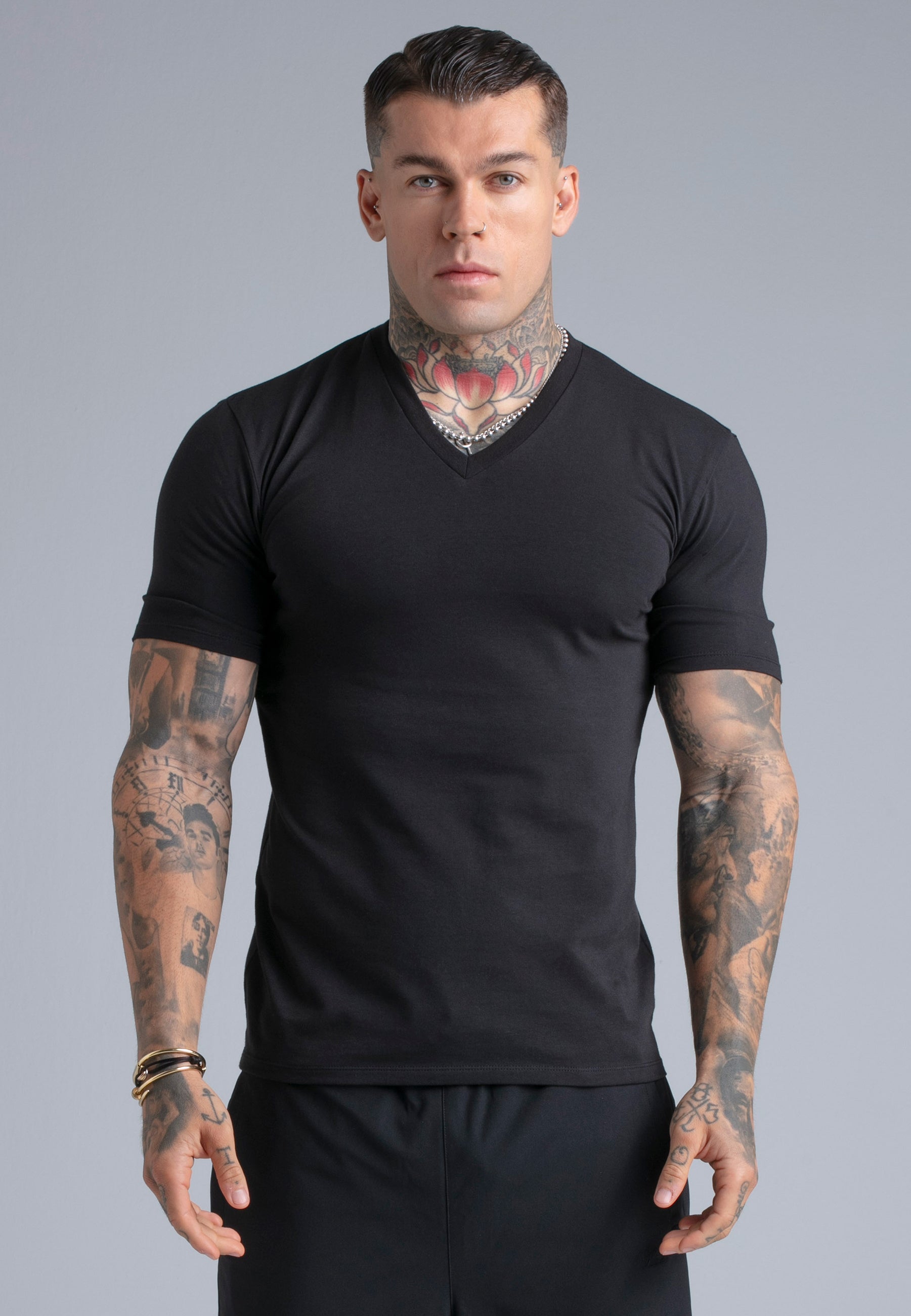 V-Neck T-Shirt in Black T-Shirts SikSilk