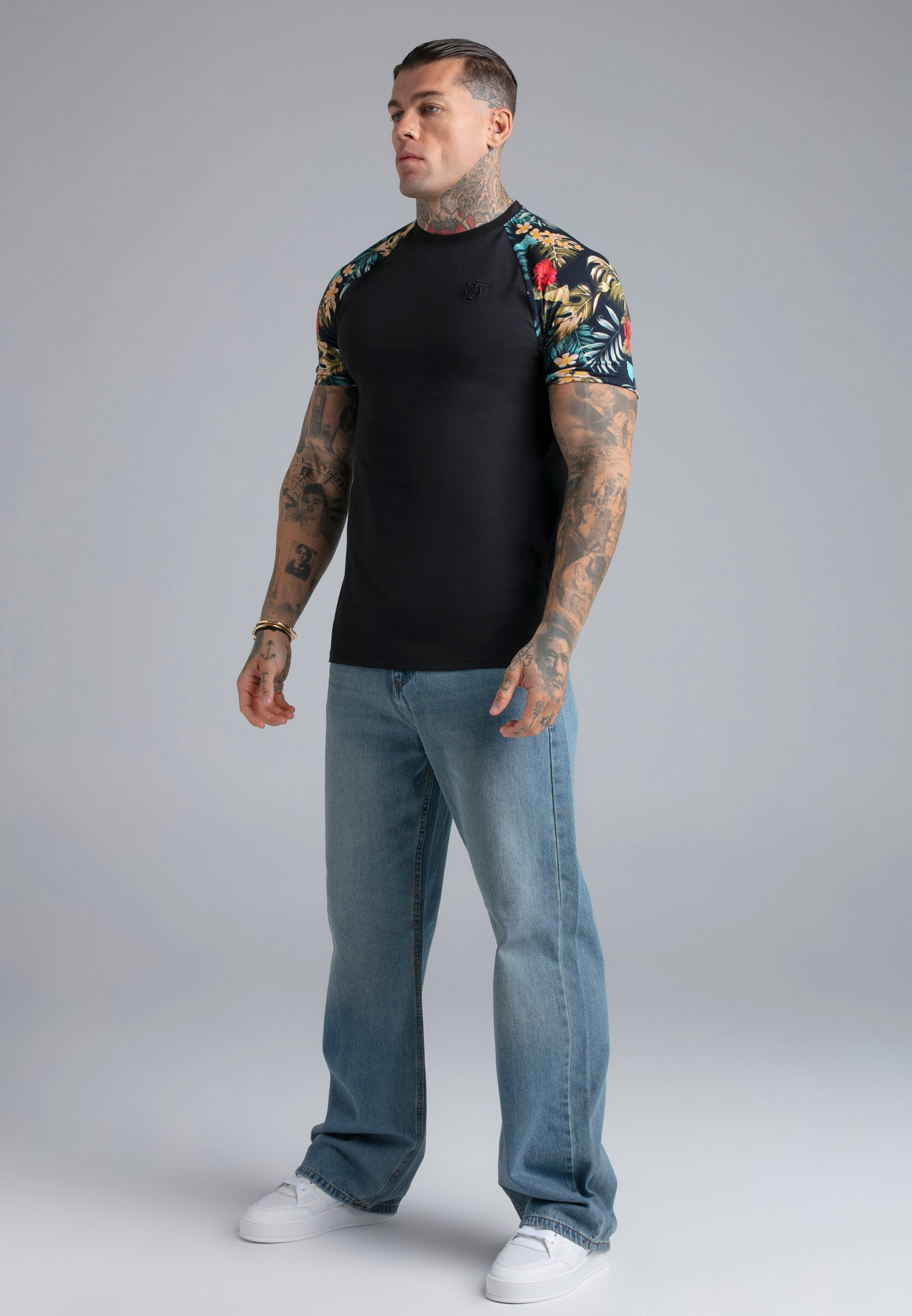 Raglan T-Shirt in Black T-Shirts SikSilk