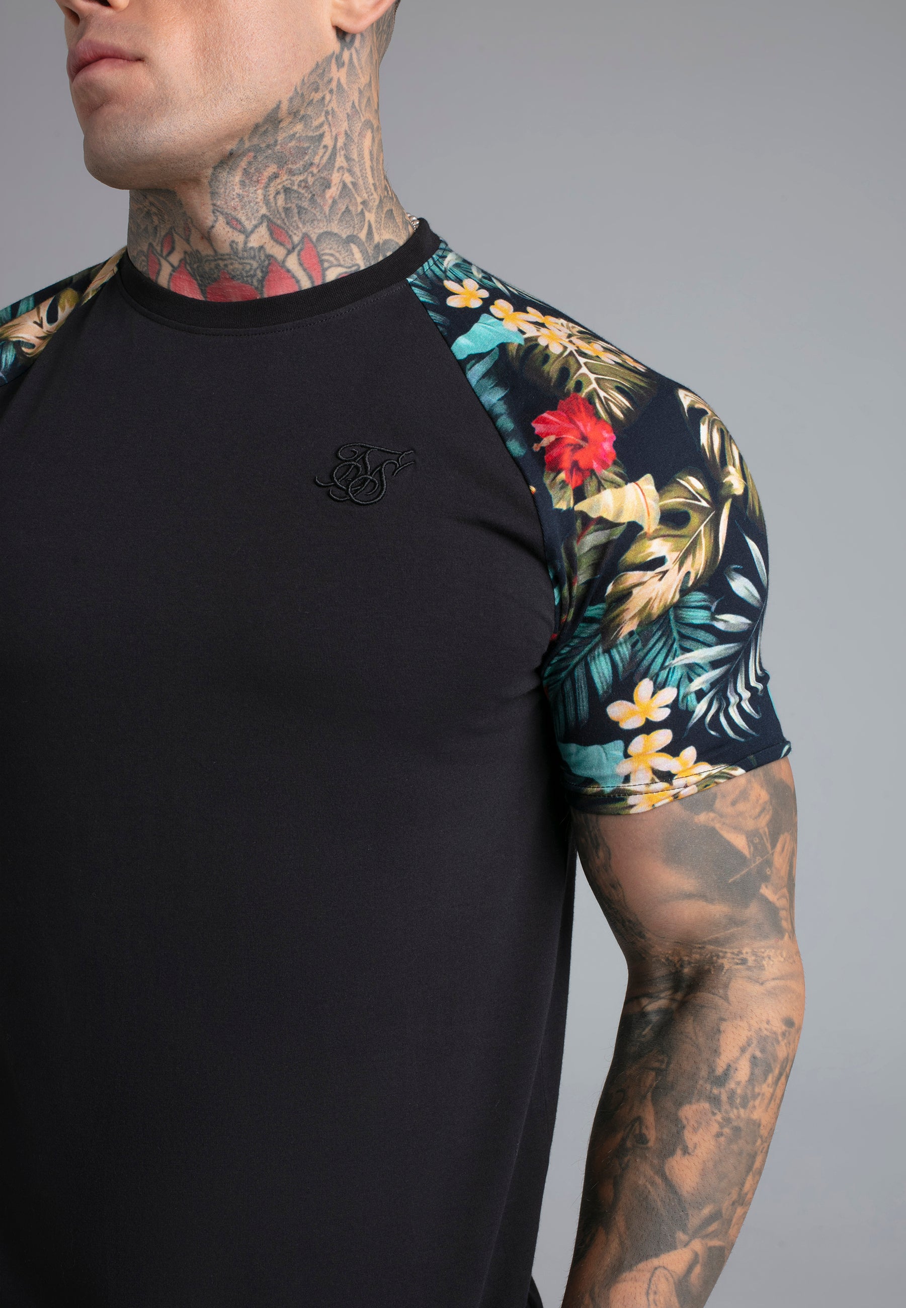 Raglan T-Shirt in Black T-Shirts SikSilk