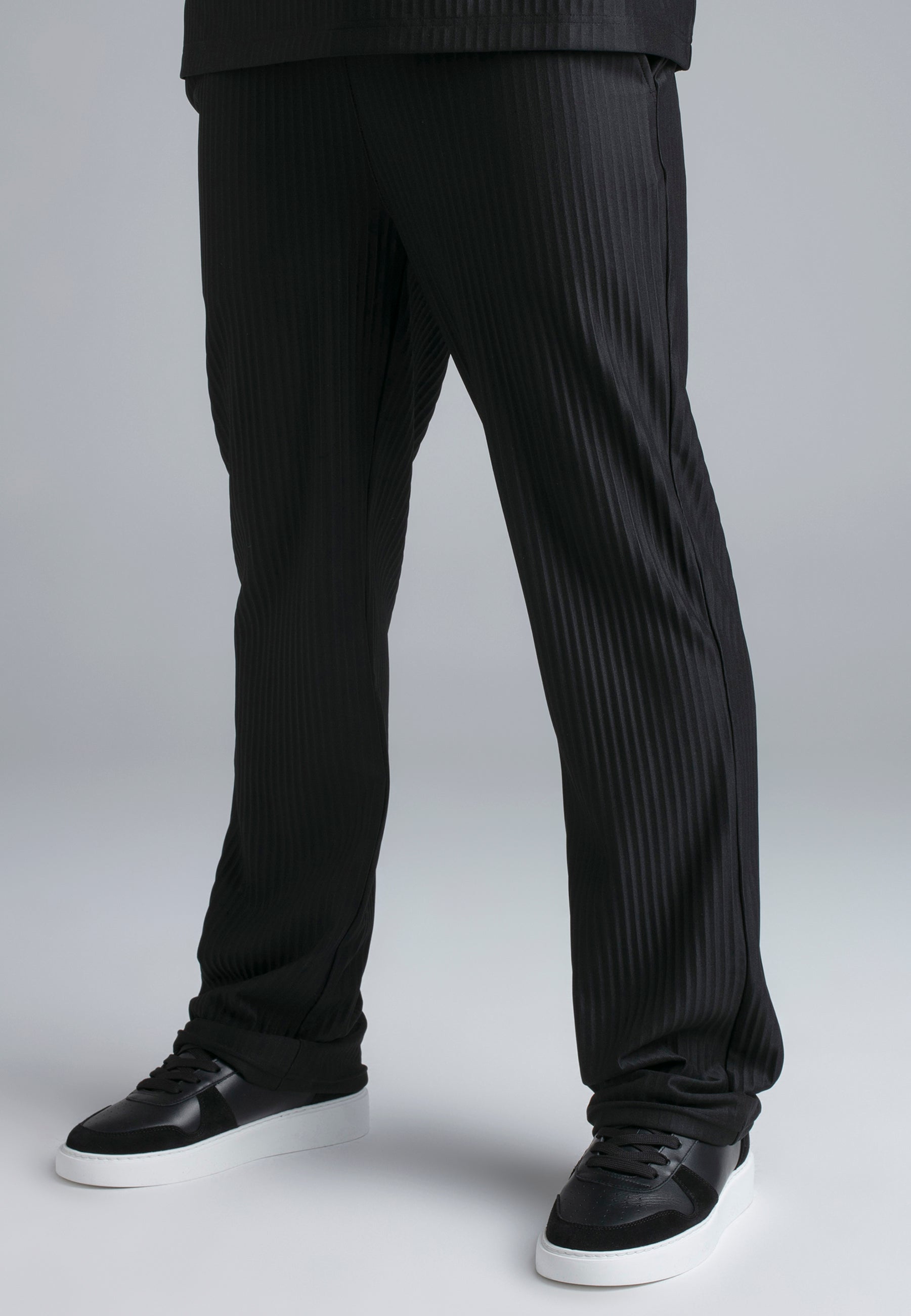 Plisse Track Pants in Black Hosen SikSilk