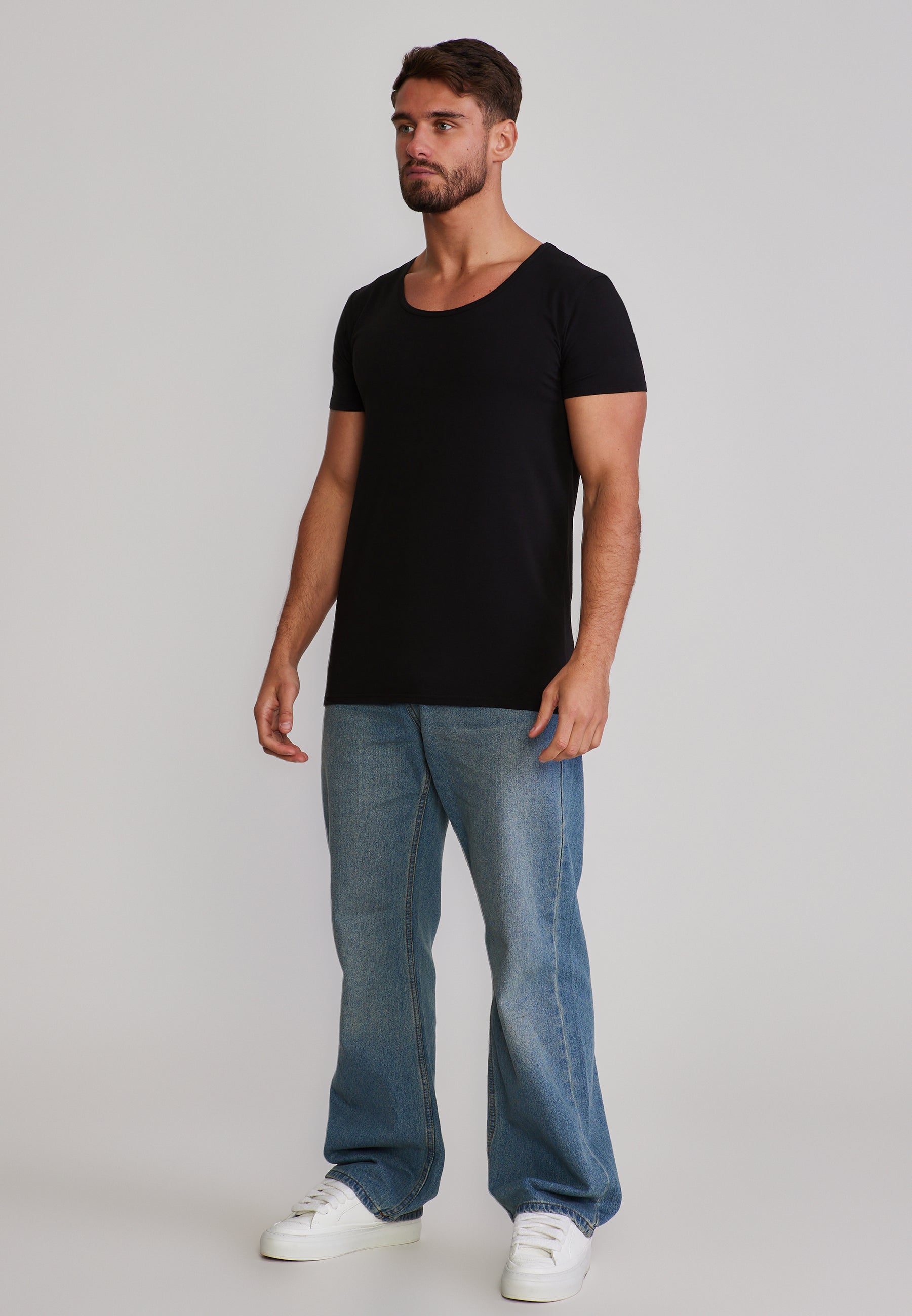 T-Shirt Scoop Neck in Black T-Shirts SikSilk