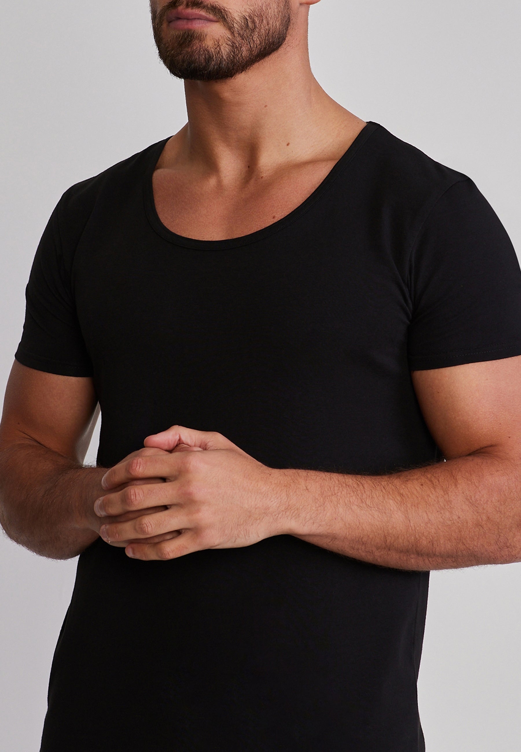 T-Shirt Scoop Neck in Black T-Shirts SikSilk