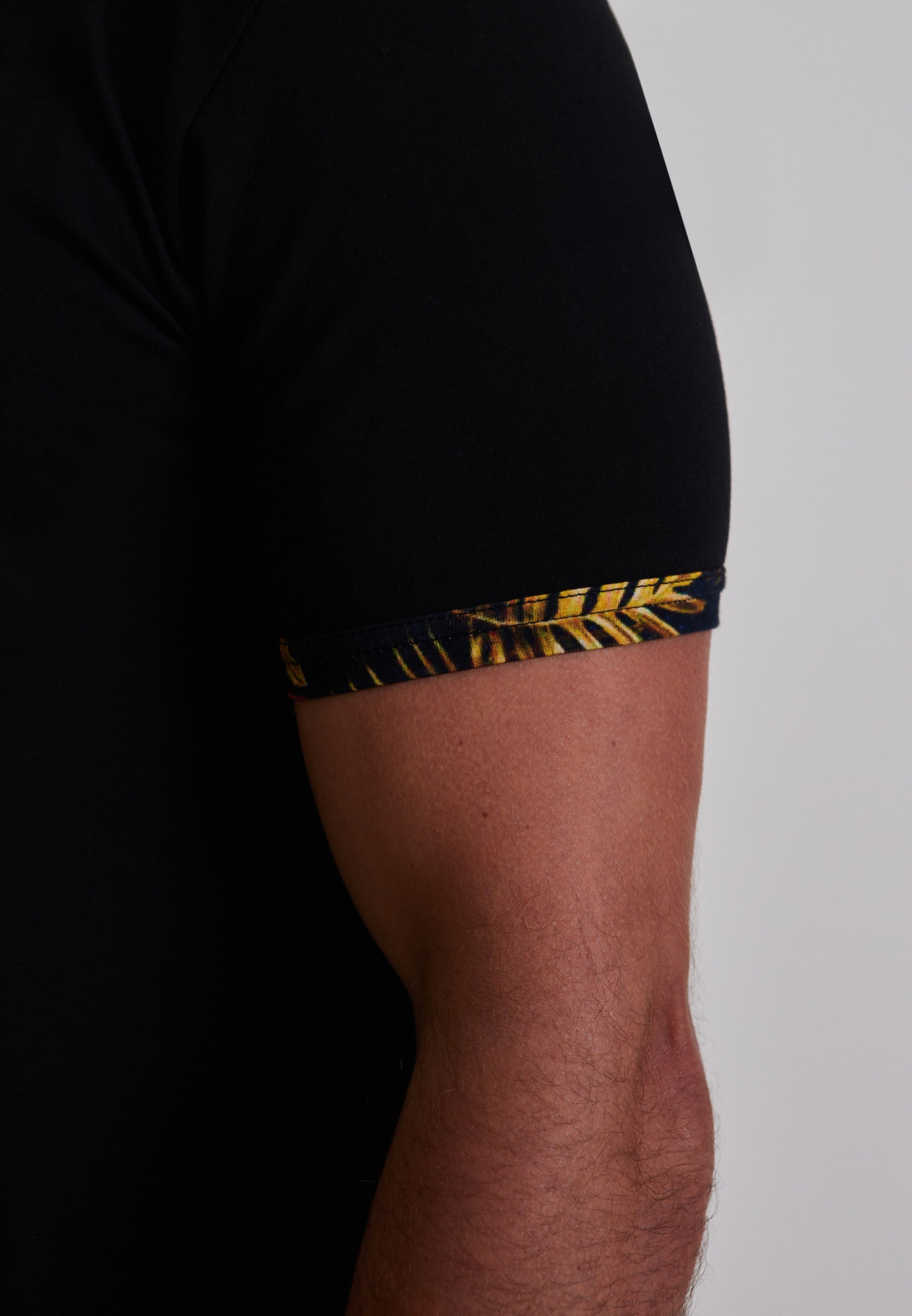 T-Shirt Roll Sleeve in Black T-Shirts SikSilk