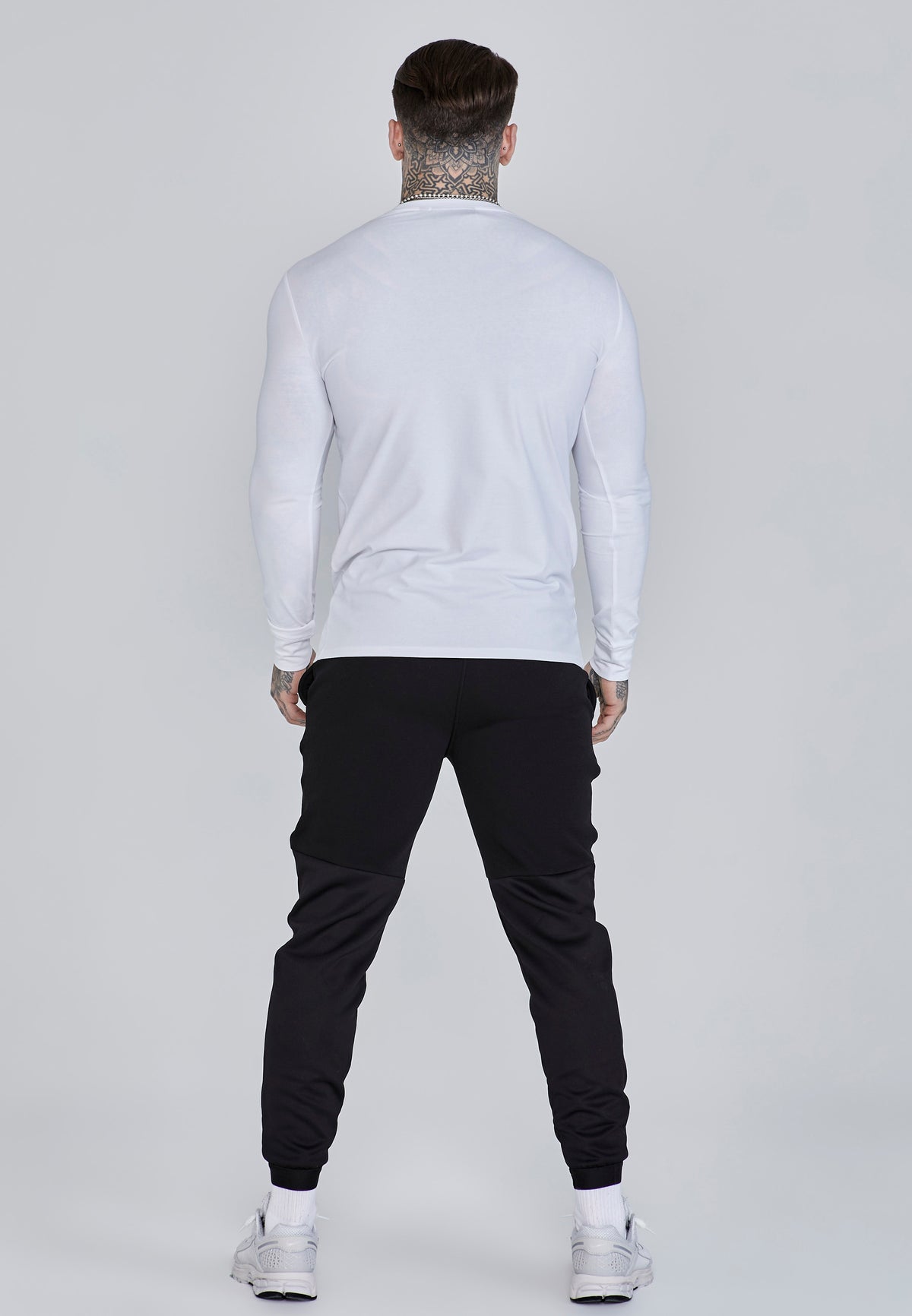 Langarmshirt Essentials in White T-Shirts SikSilk