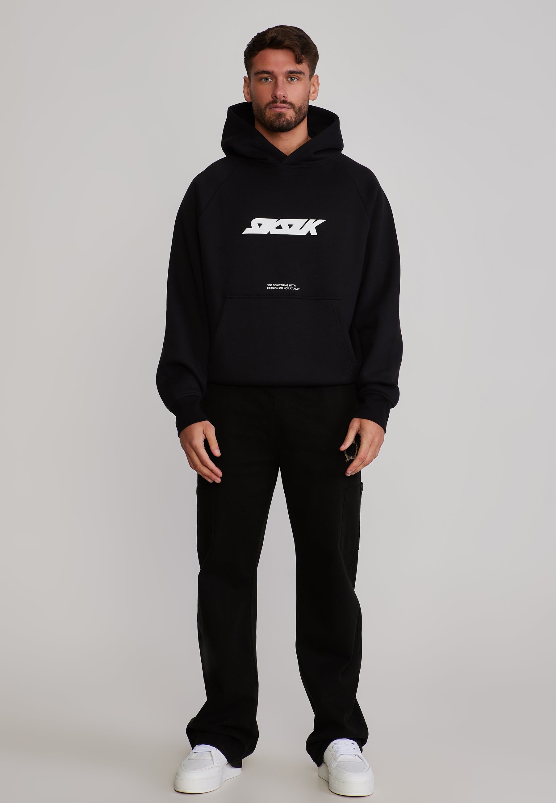 Kapuzenpullover Graphic in Black Kapuzenpullover SikSilk