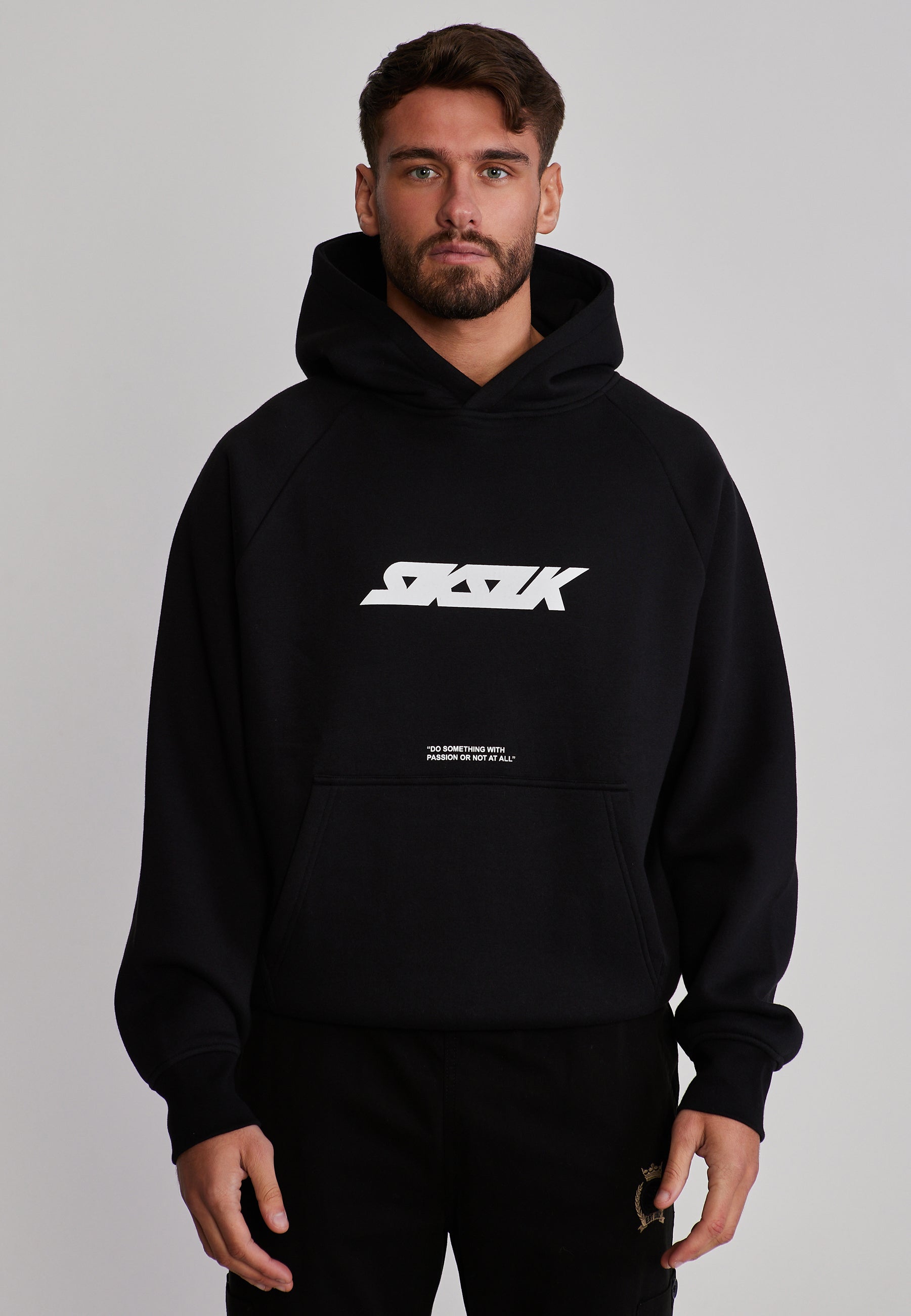 Kapuzenpullover Graphic in Black Kapuzenpullover SikSilk