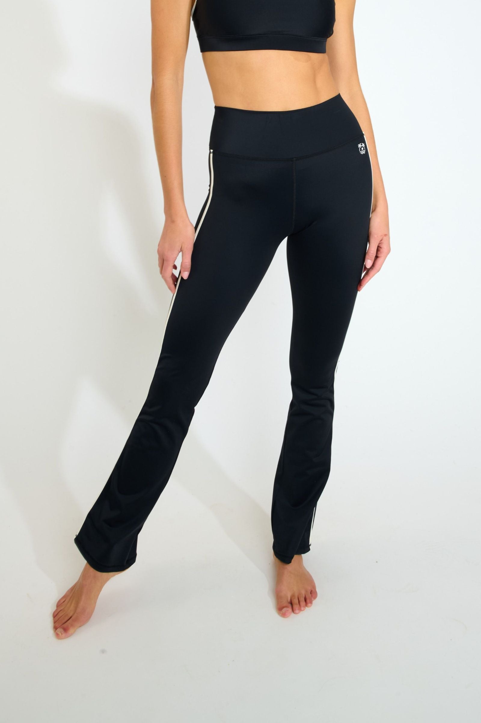 UNITY-WELLFLOW Leggings in Noir Hosen Banana Moon