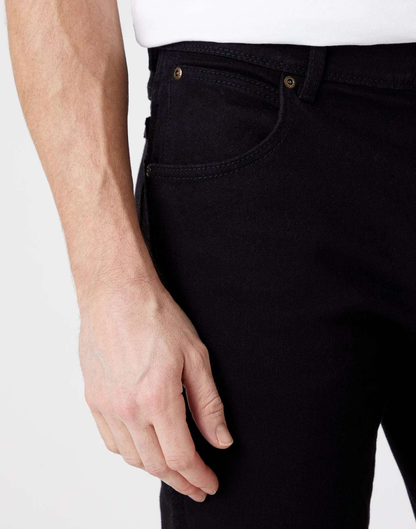 Regular Fit Low Stretch in Black Jeans Wrangler   