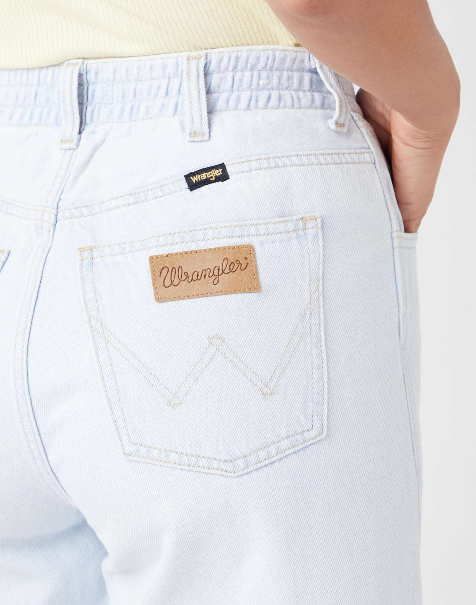Comfy Mom Short in Trick Of The Ice Jeansshorts Wrangler   
