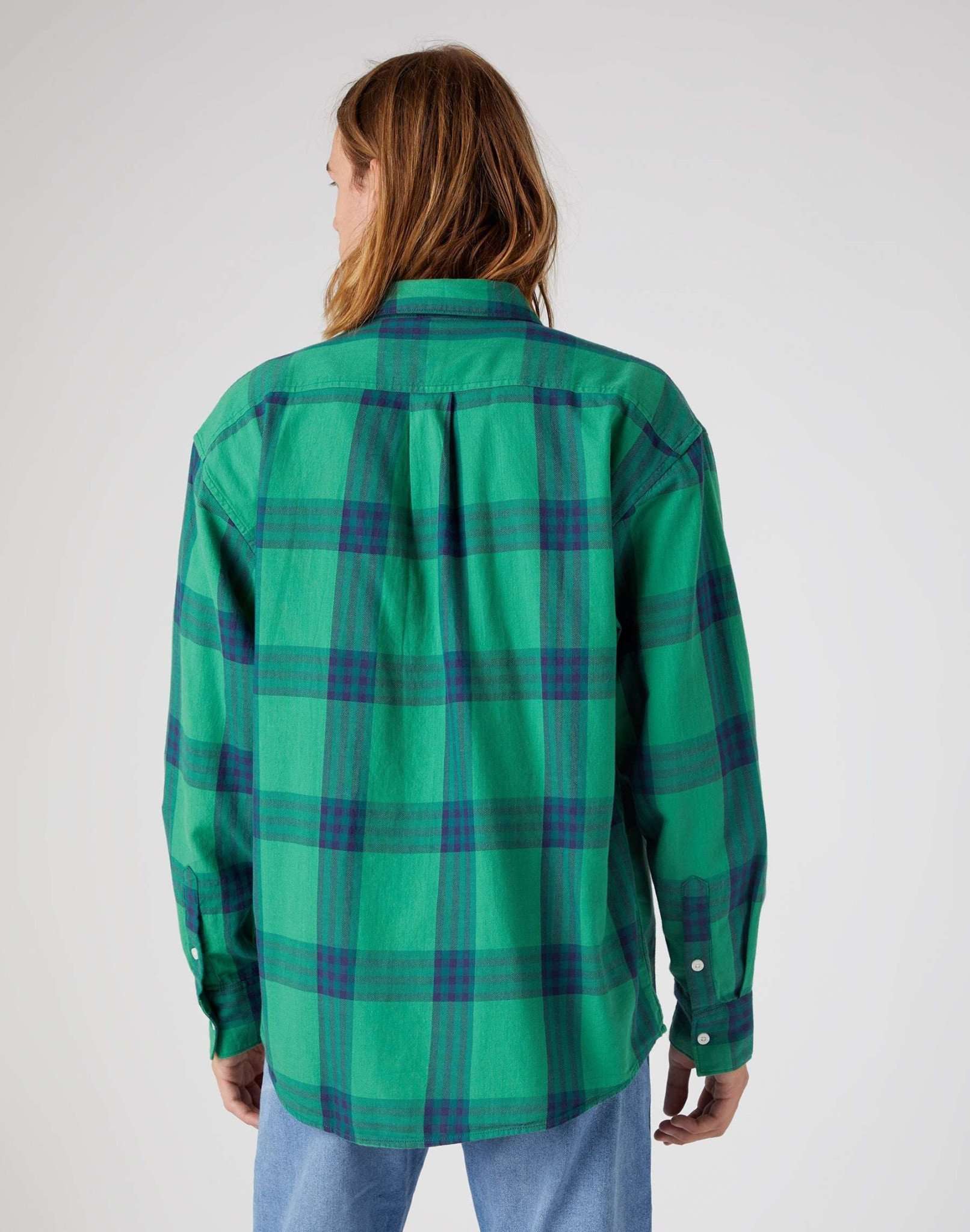 Patch Pocket Shirt in Pine Green Hemden Wrangler   