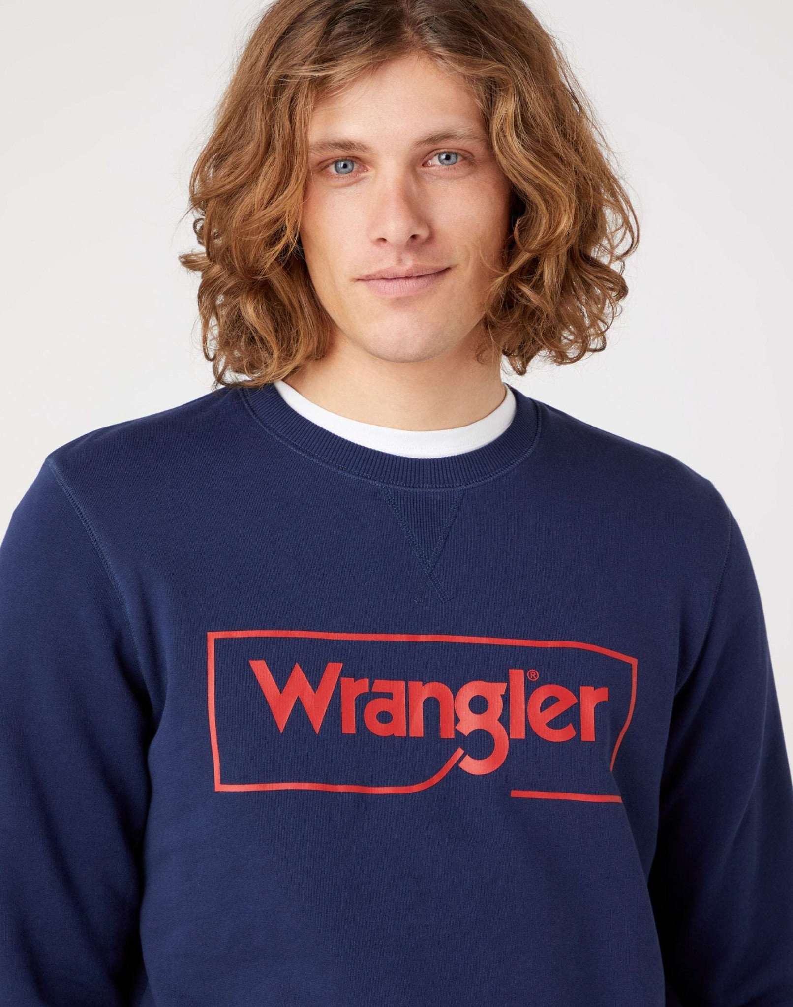 Frame Logo Crew in Navy Sweatshirts Wrangler   