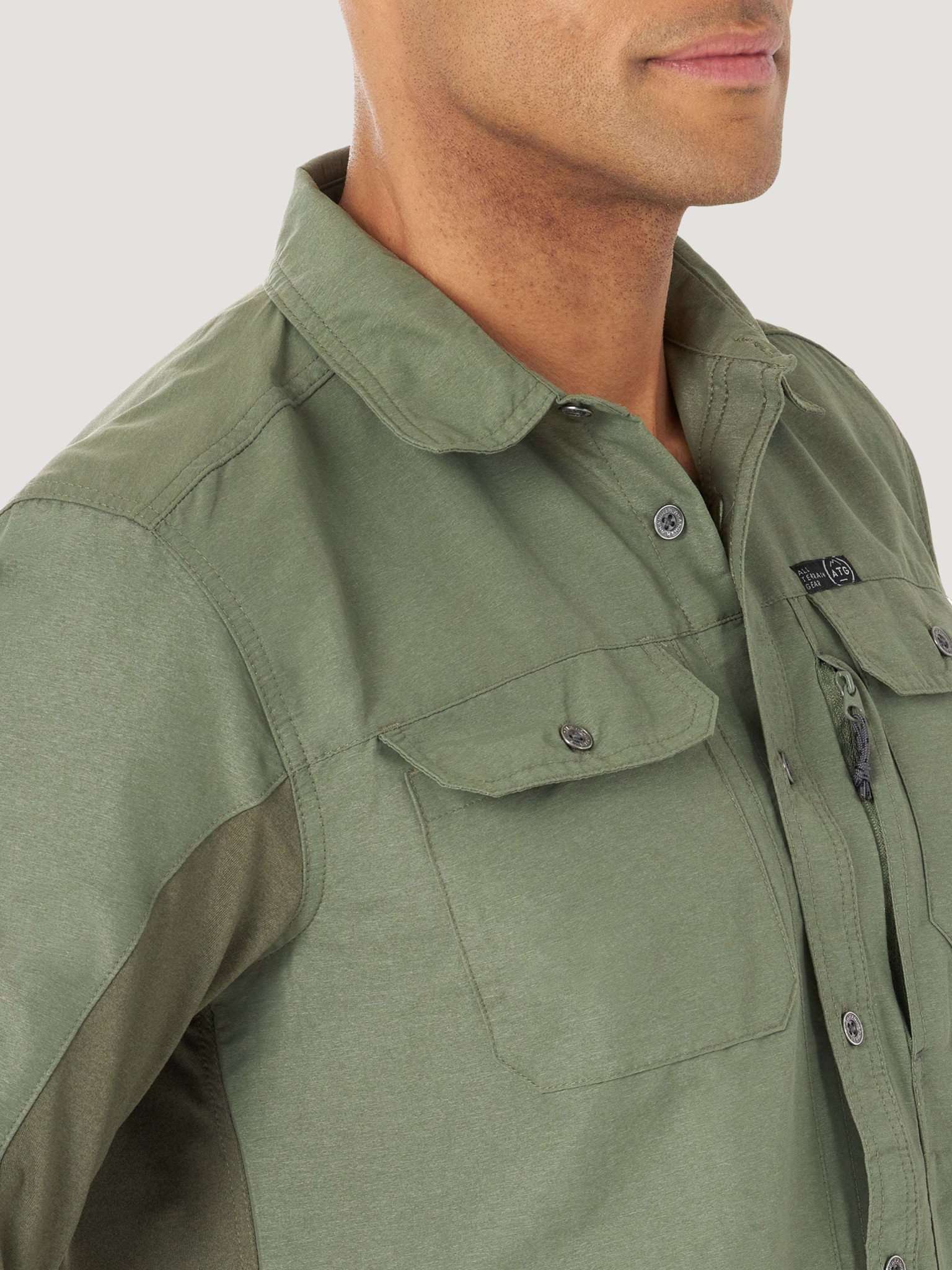 All Terrain Gear Mixed Material Shirt in Dusty Olive Hemden Wrangler   