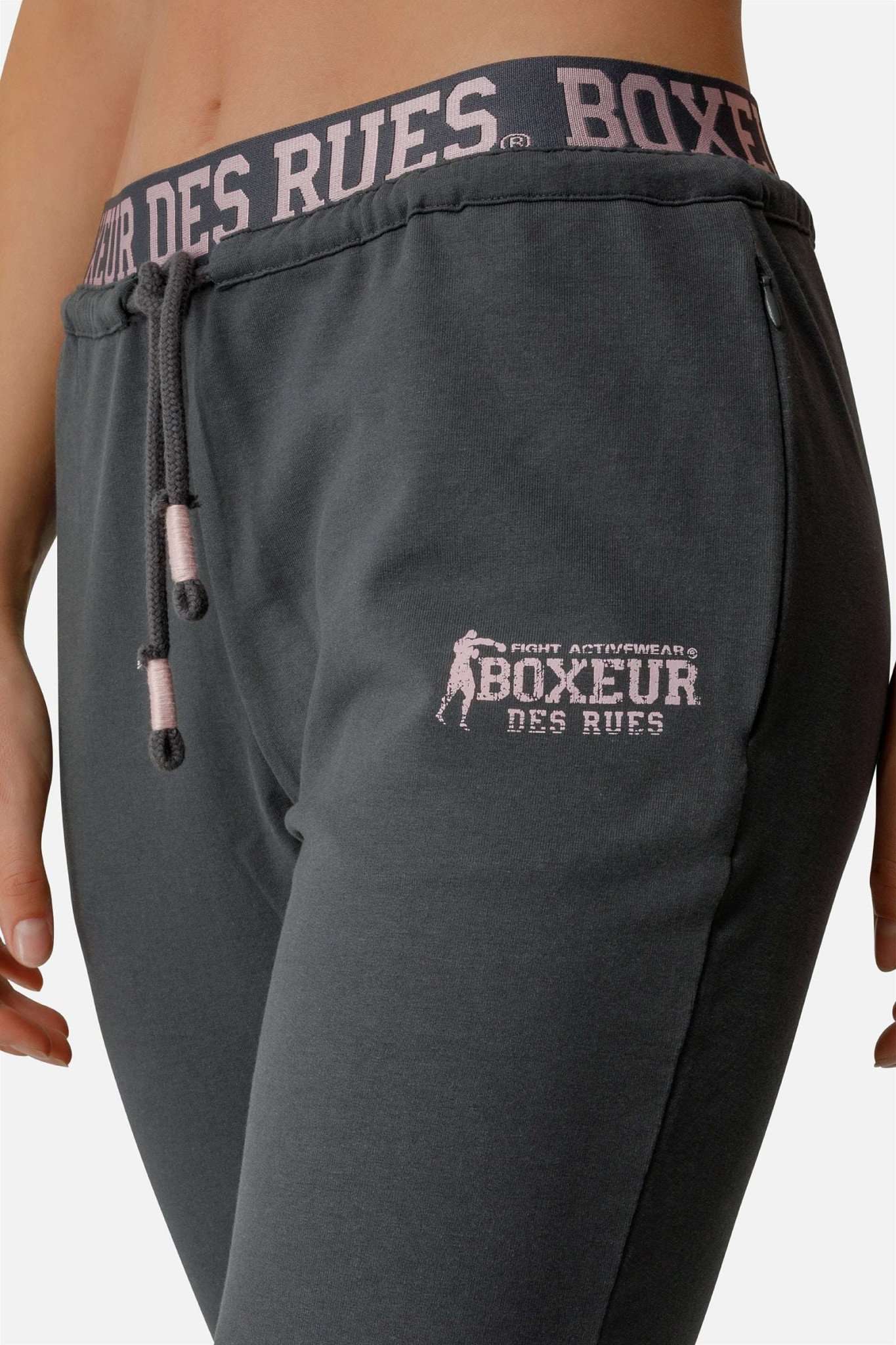 Logo Essential Pants in Anthracite Hosen Boxeur des Rues   