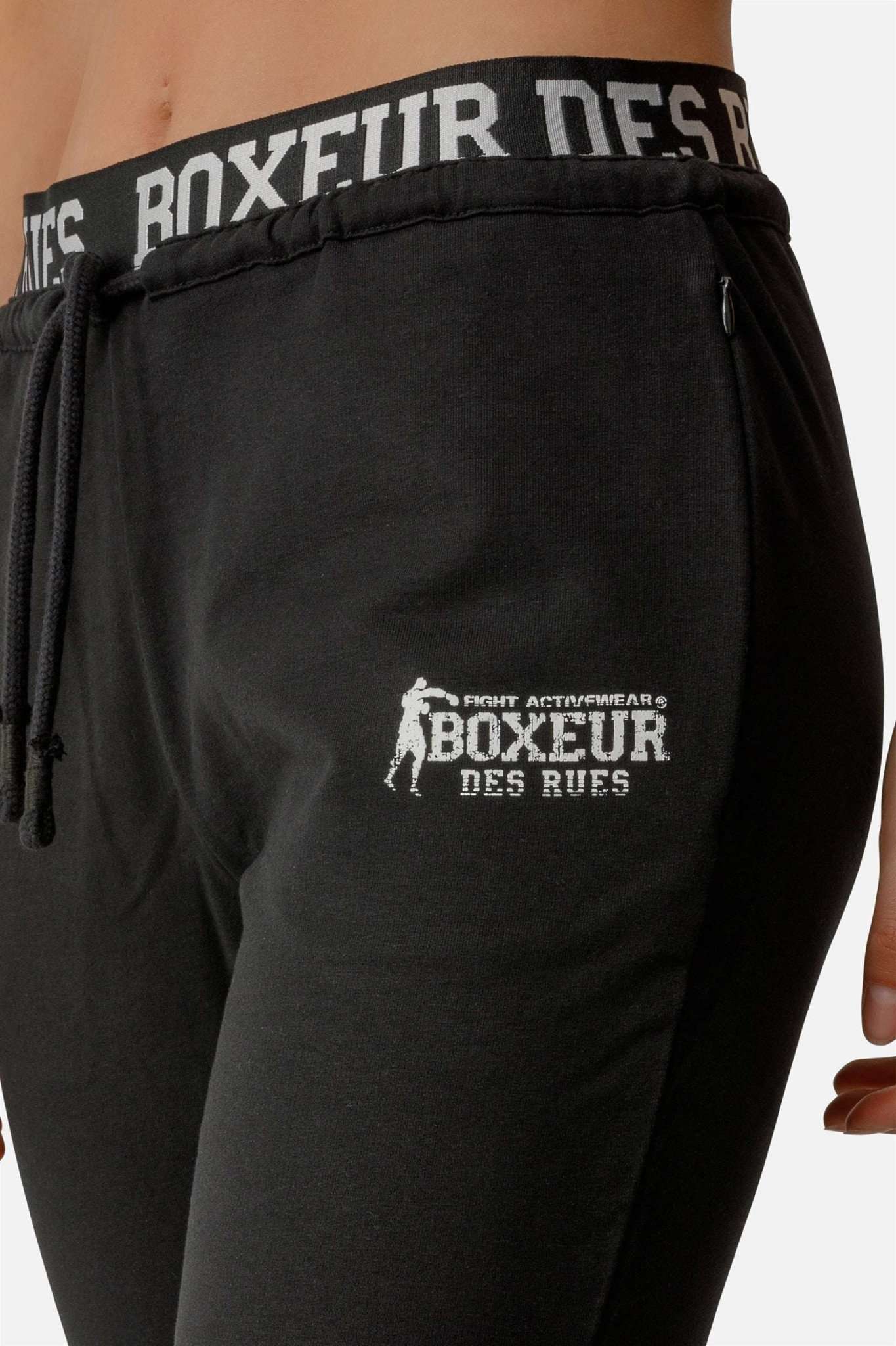 Logo Essential Pants in Black Hosen Boxeur des Rues   