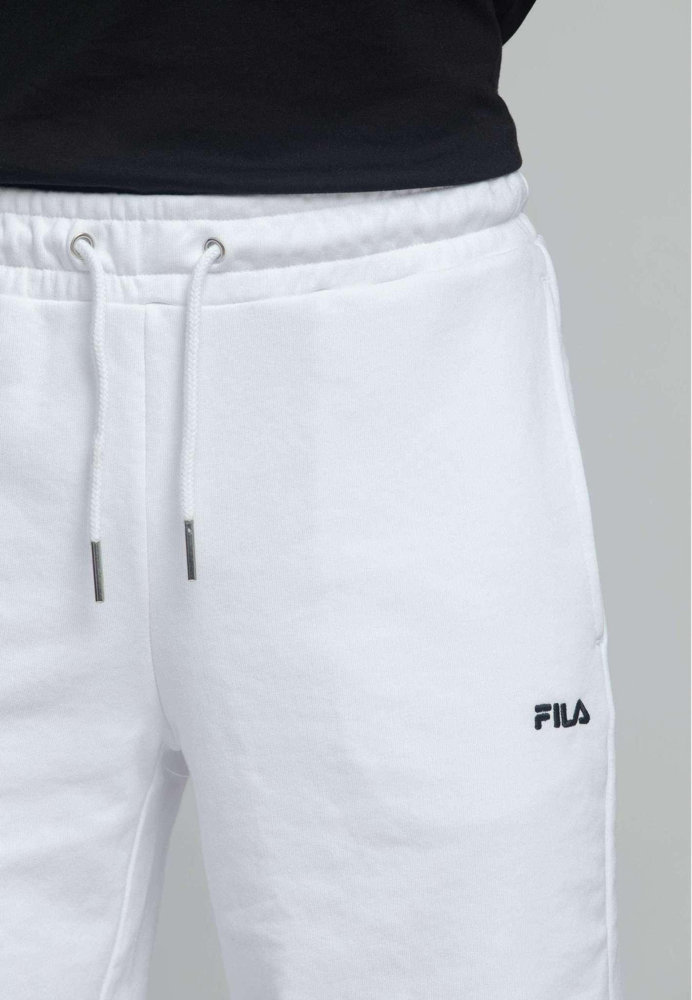 Blehen Sweat Shorts in Bright White Shorts Fila   