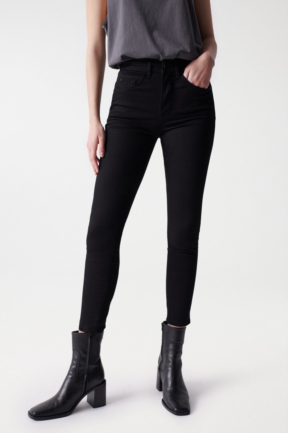 Secret Glamour Push-In in Black Jeans Salsa Jeans   