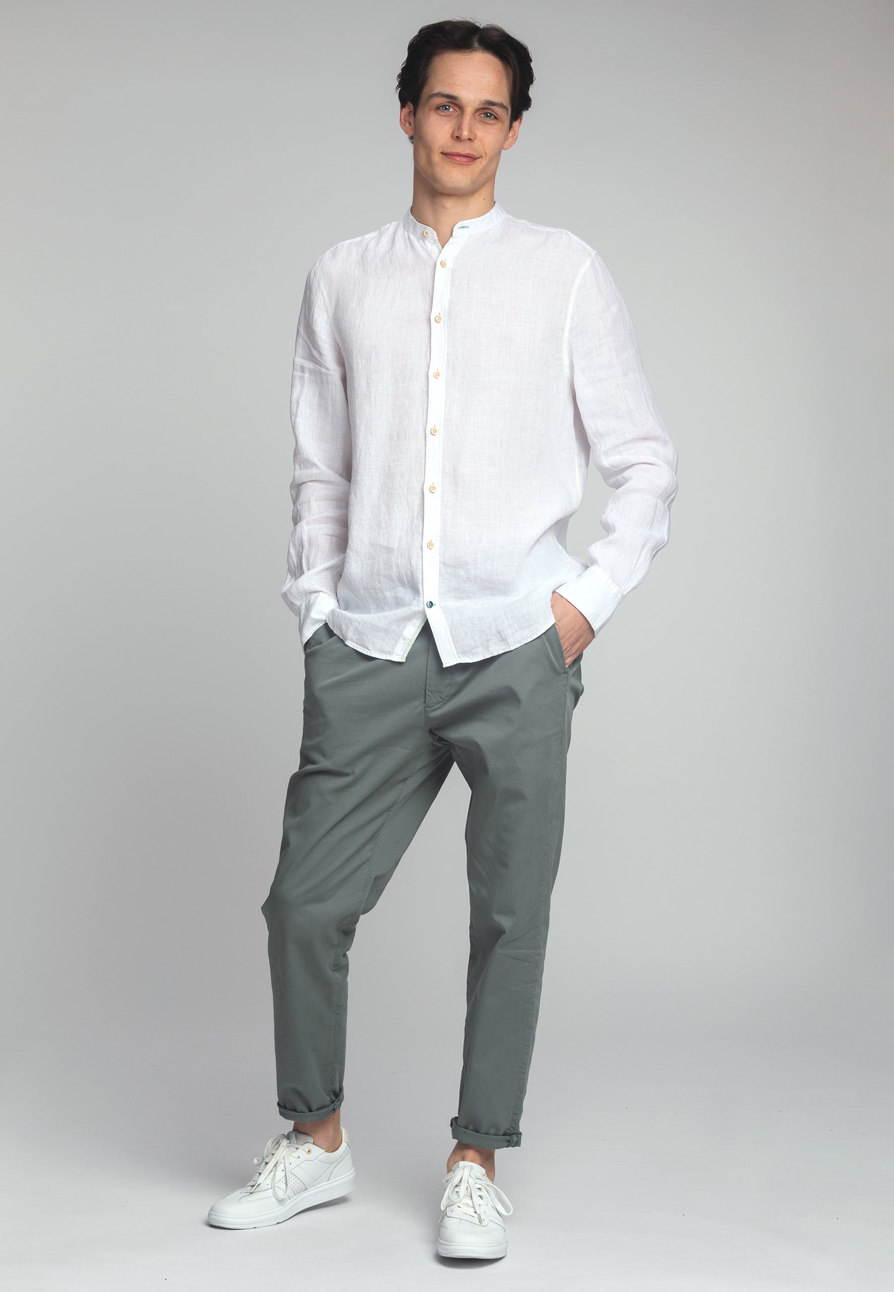 Shirt Linen Stand-Up in White Hemden Colours and Sons   