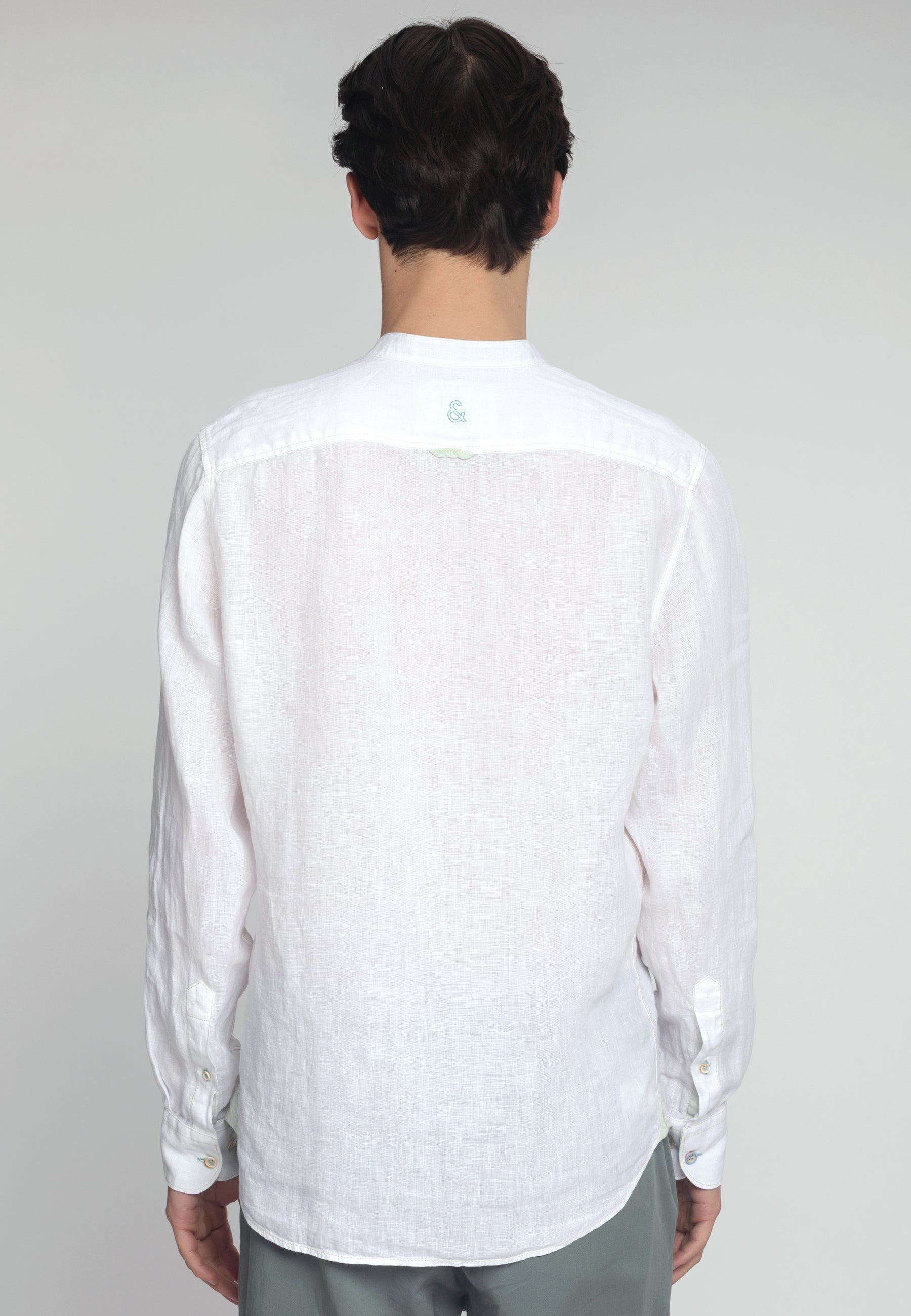 Shirt Linen Stand-Up in White Hemden Colours and Sons   