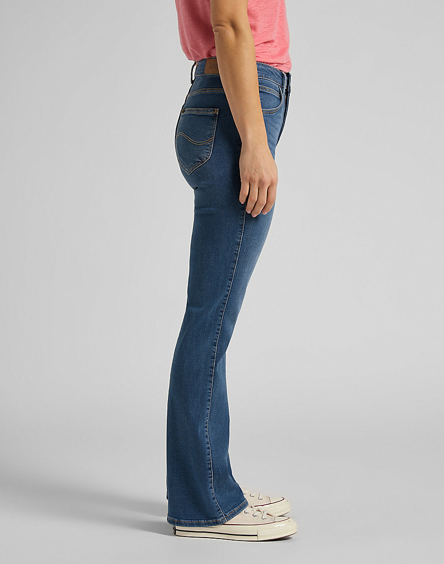 Breese Bootcut in Mid Worn Martha Jeans Lee   
