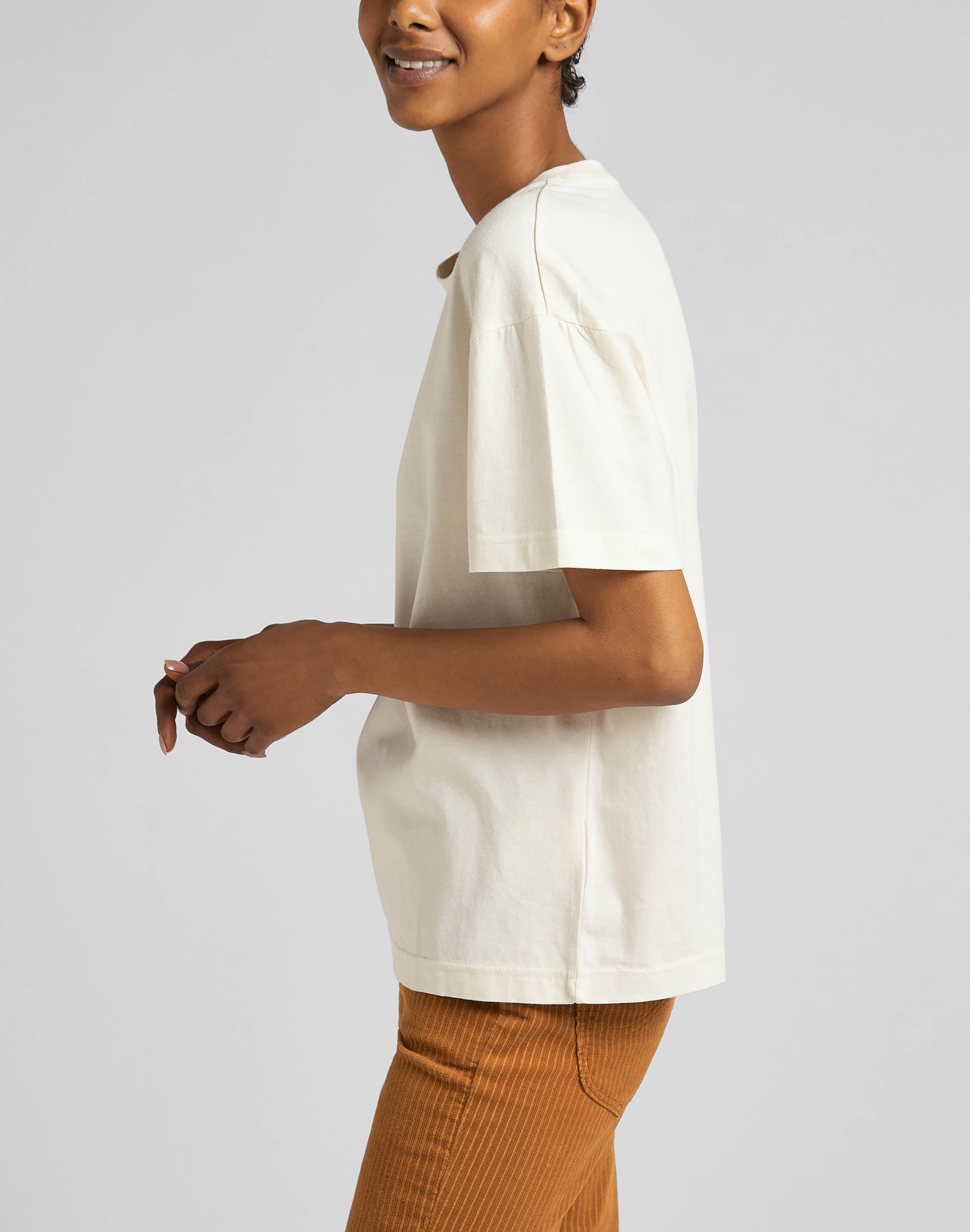 Relaxed Crew Tee in Ecru T-Shirts Lee   