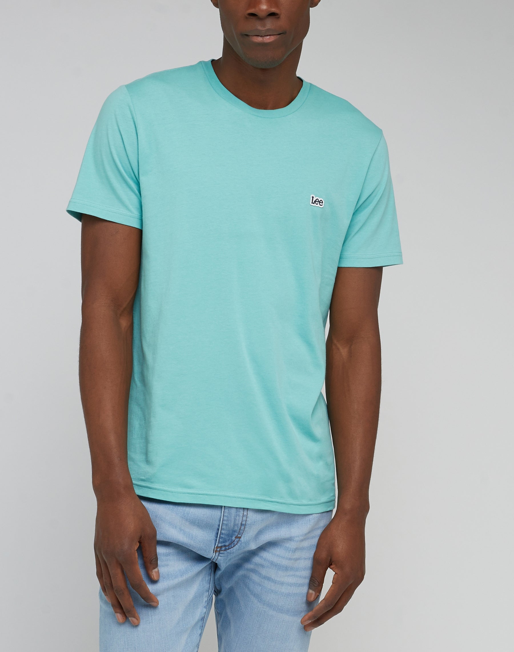 Kurzarm Patch Logo Tee in Dusty Jade T-Shirts Lee   