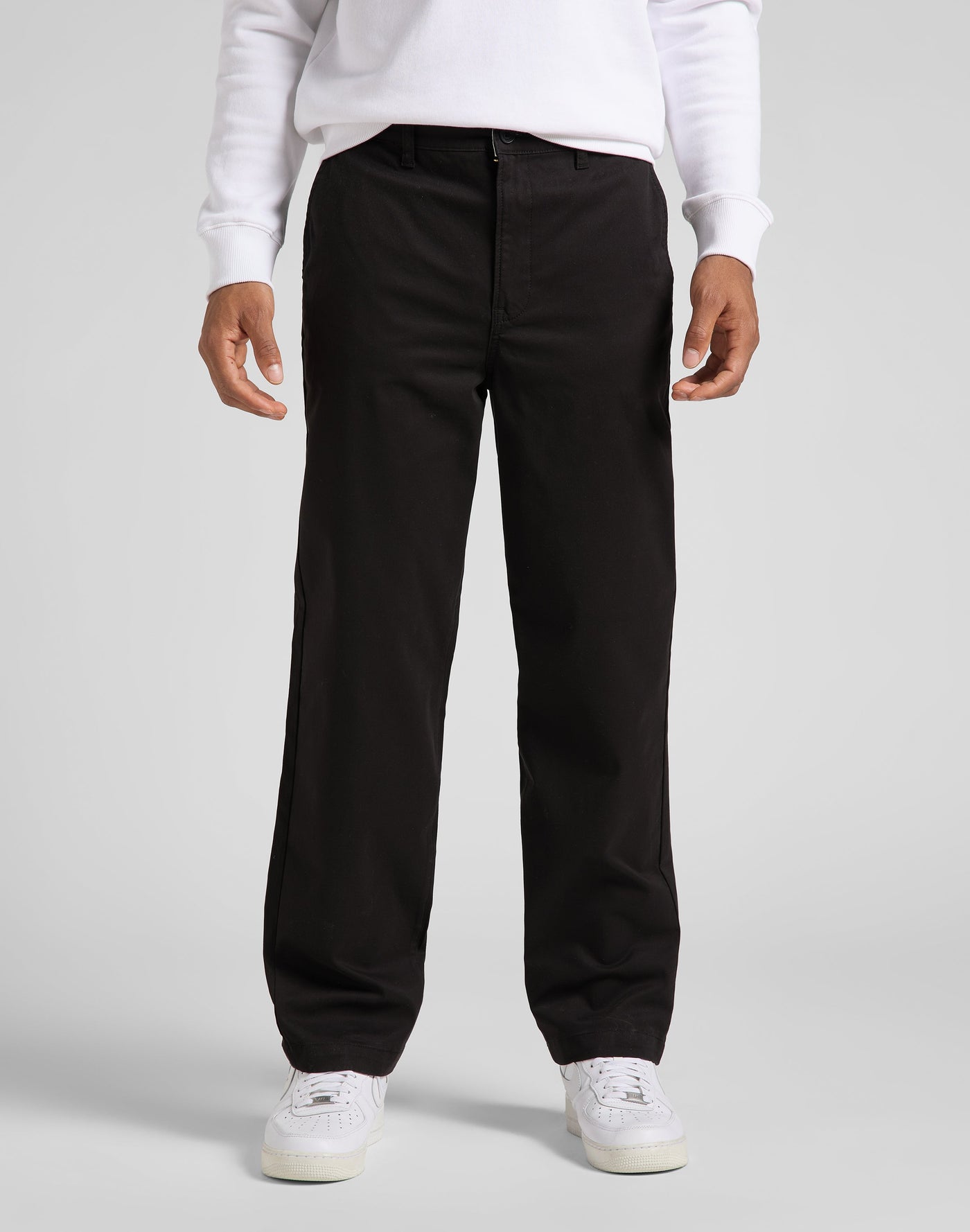 Relaxed Chino in Black Chinos Lee   