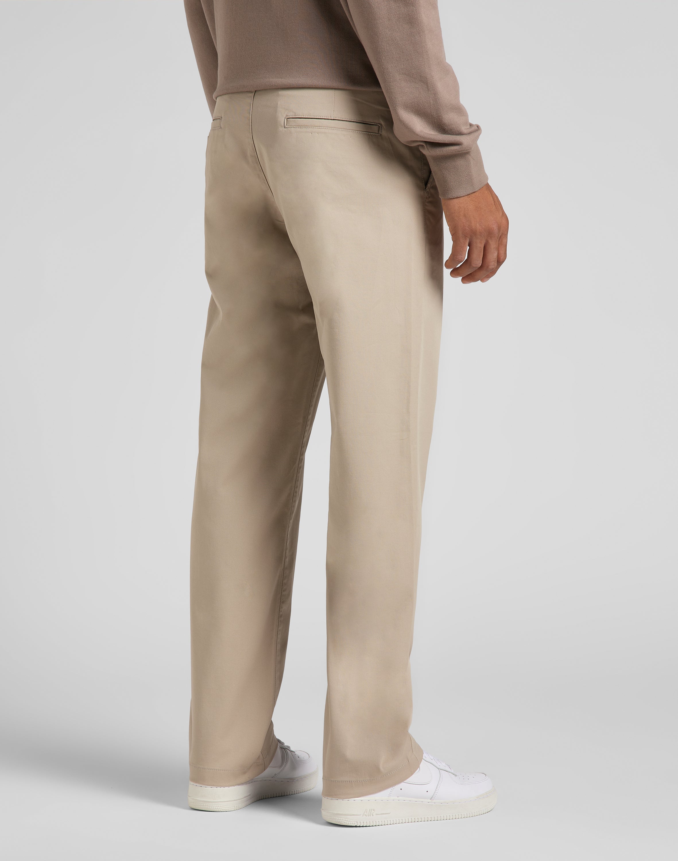 Relaxed Chino in Stone Hosen Lee   