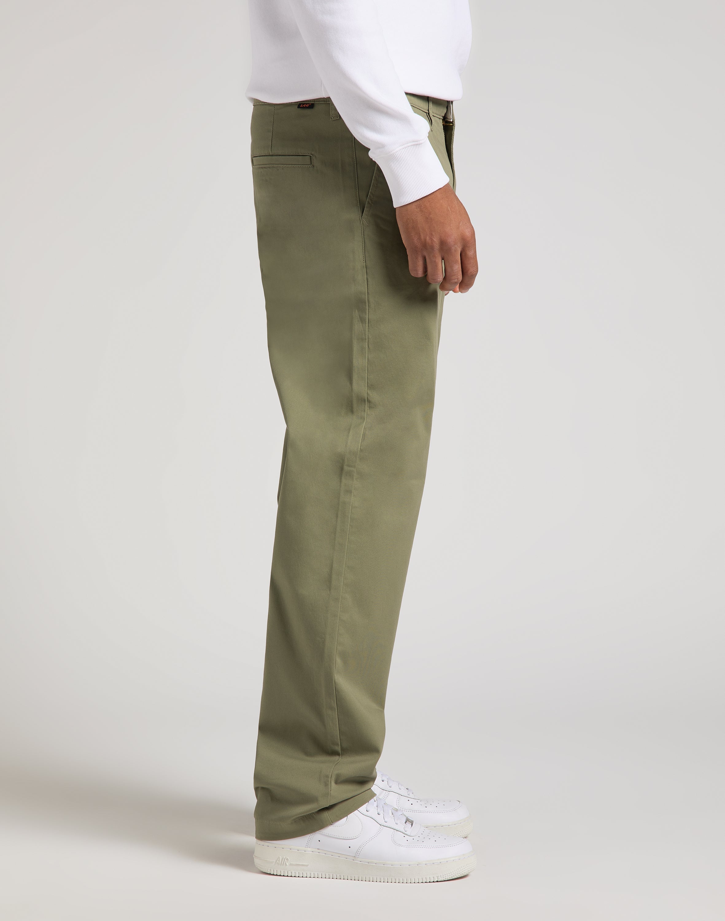 Relaxed Chino in Olive Green Hosen Lee   