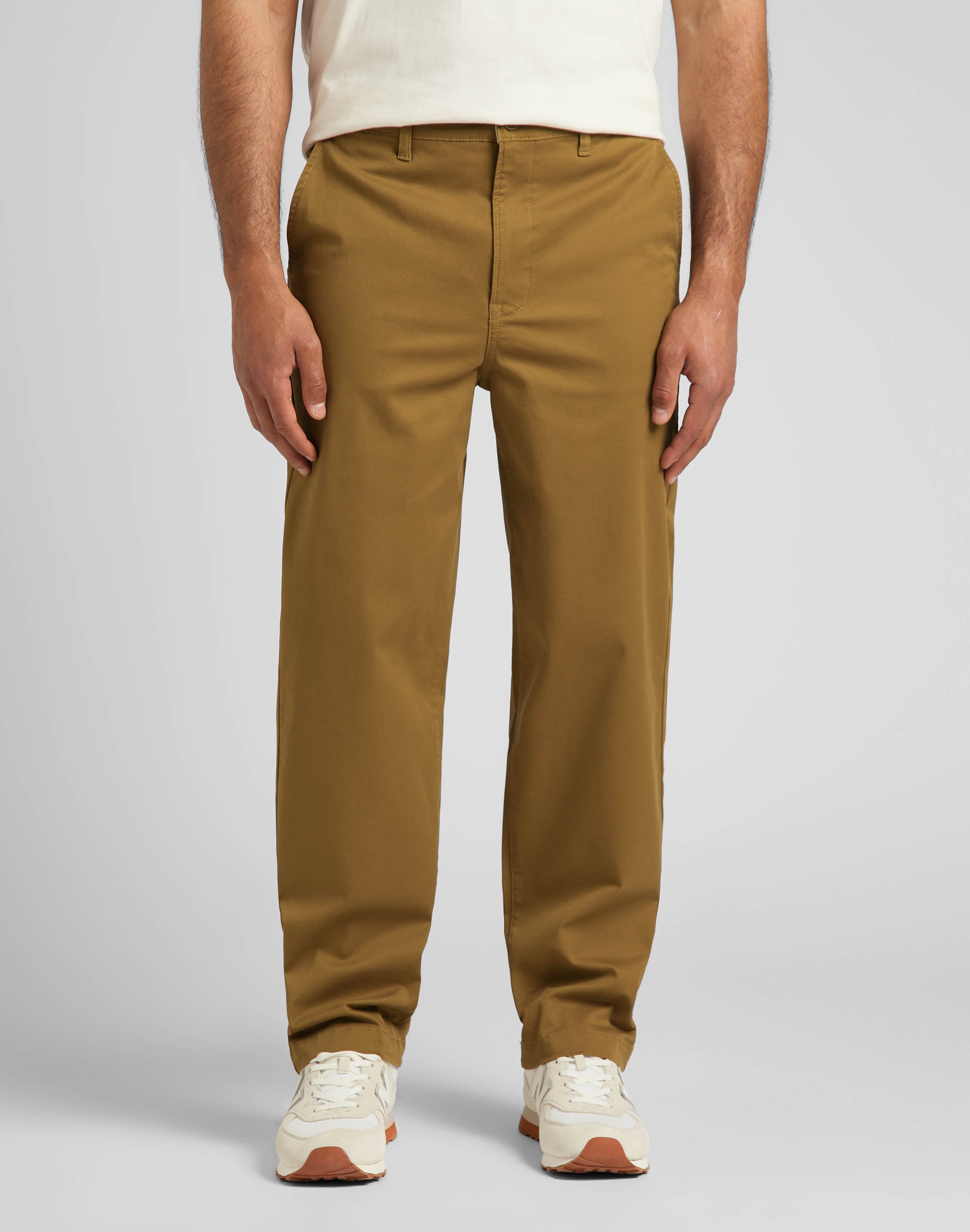 Relaxed Chino in Tumbleweed Chinos Lee   