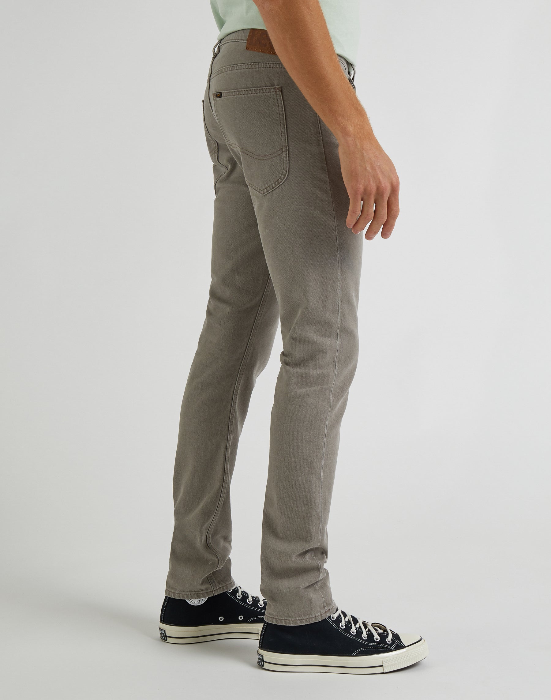 Luke Low Stretch in Mushroom Light Hosen Lee   