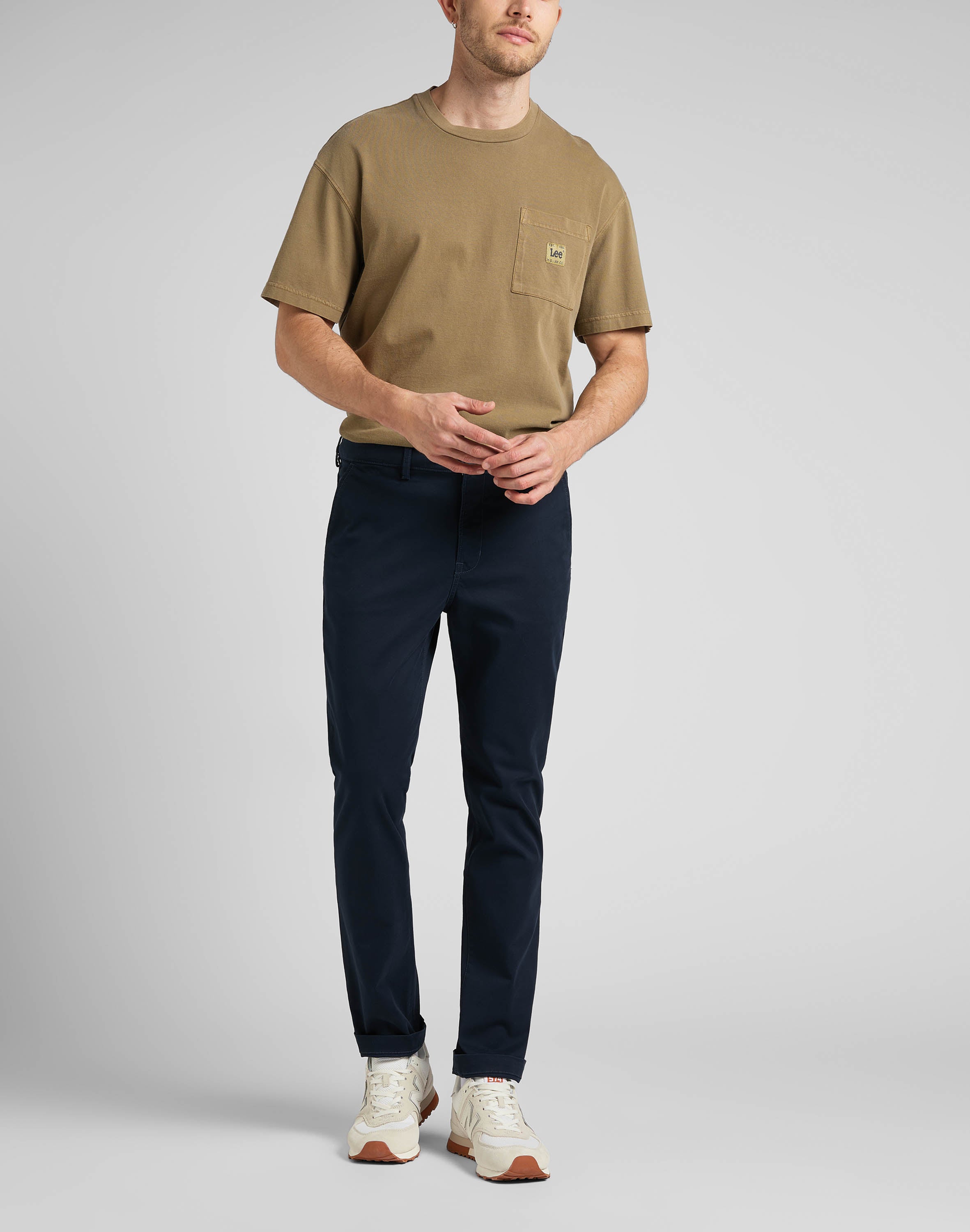 Slim Chino in Deep Navy Hosen Lee   