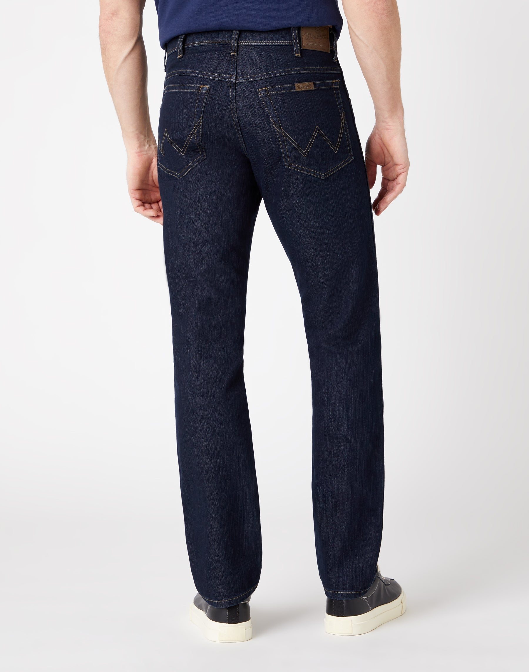 Regular Fit Medium Stretch in Rinsewash Jeans Wrangler   