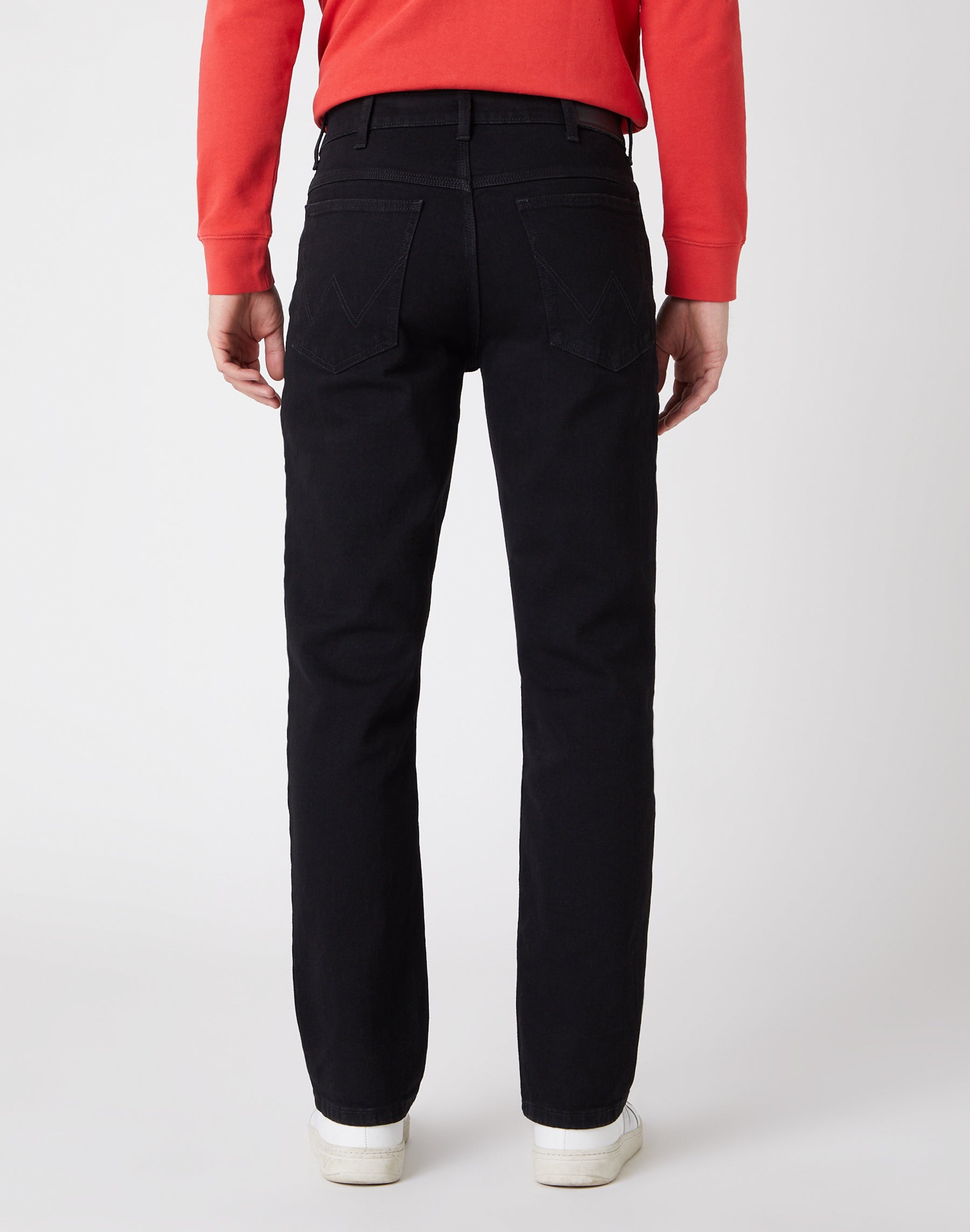 Straight Low Stretch in Black Rinse Jeans Wrangler   