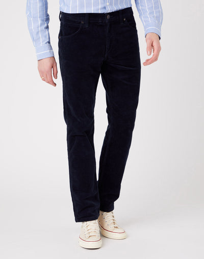 Greensboro Corduroy in Navy Hosen Wrangler   