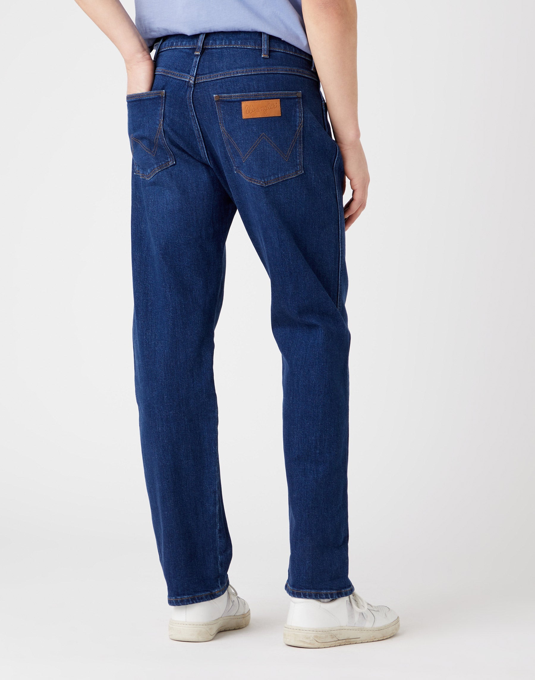 Frontier in Dancing Water Jeans Wrangler   