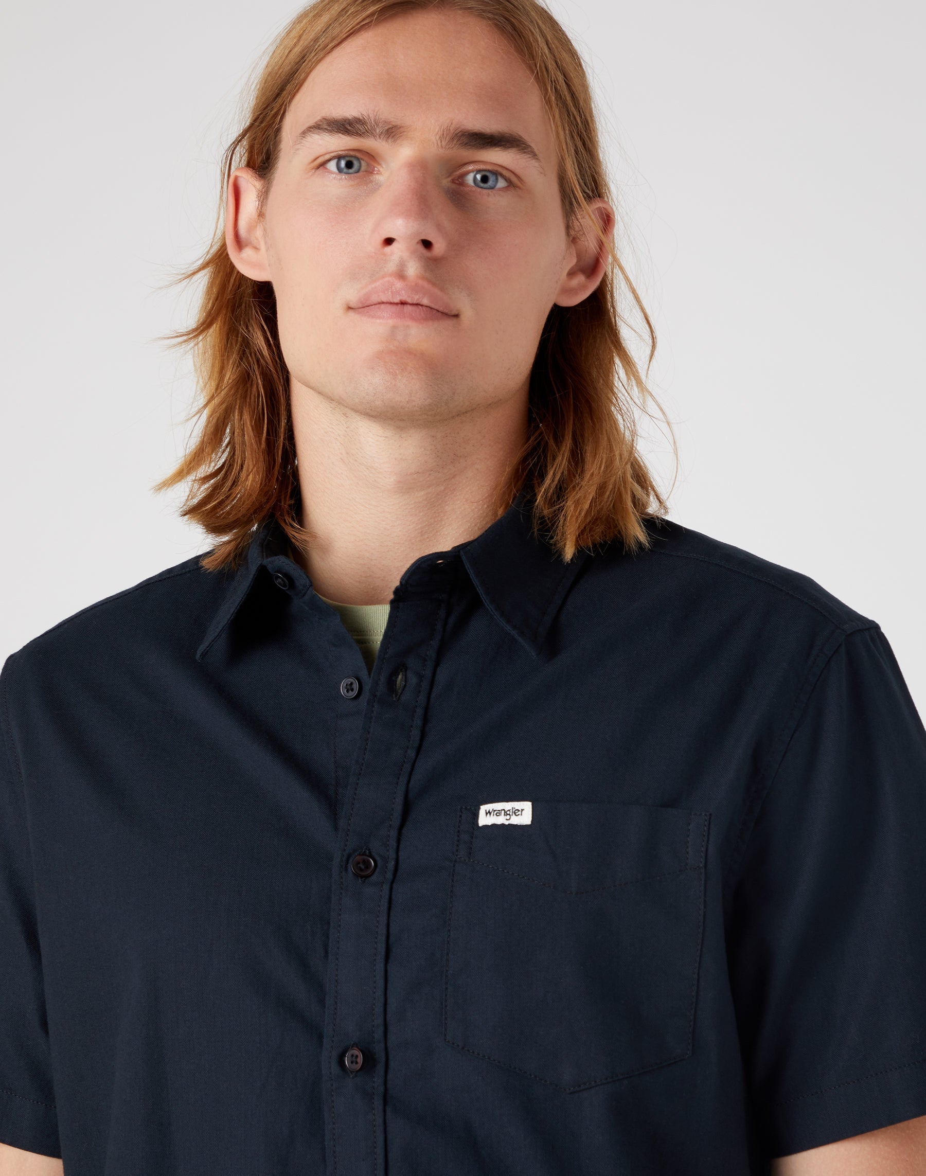 Kurzarm One Pocket Shirt in Black Hemden Wrangler   