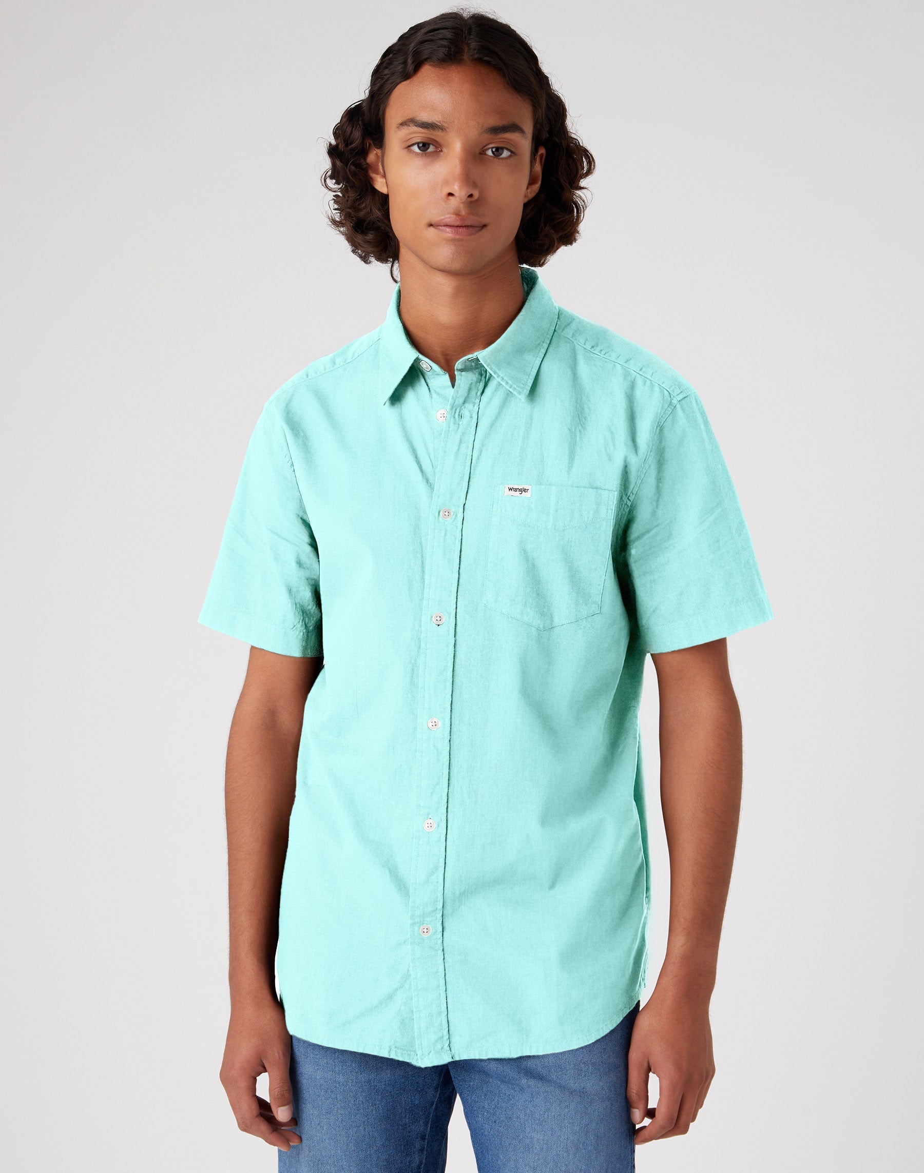 Short Sleeve One Pocket Shirt in Canal Blue Hemden Wrangler   