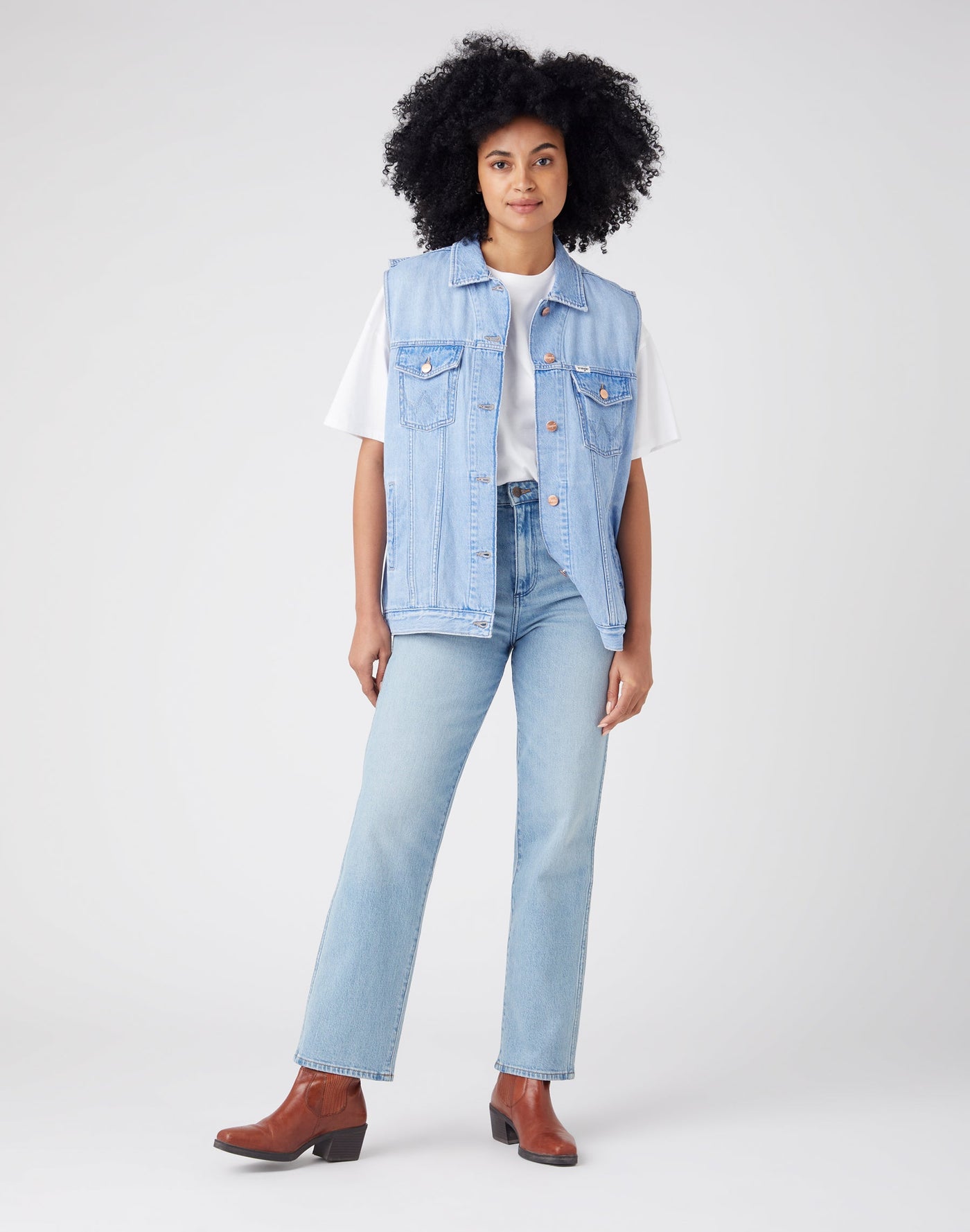 Girlfriend T-Shirt in White T-Shirts Wrangler   