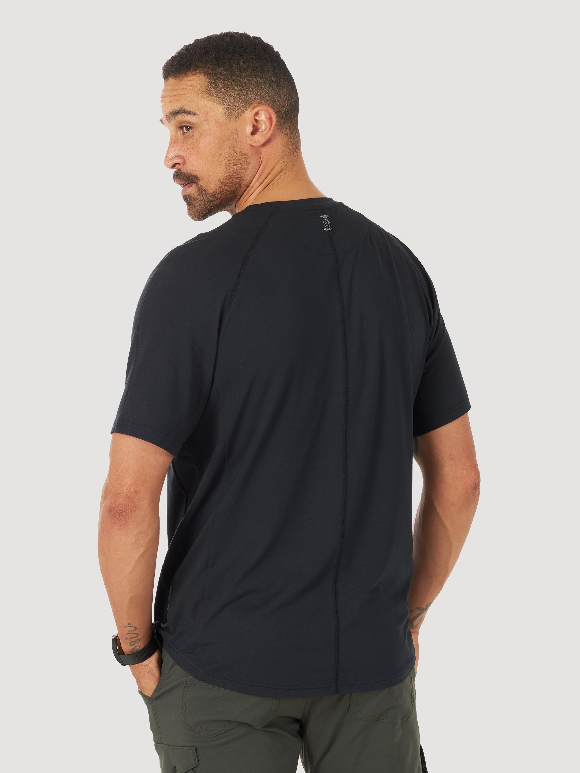 All Terrain Gear Kurzarm Performance Tee in Black T-Shirts Wrangler   
