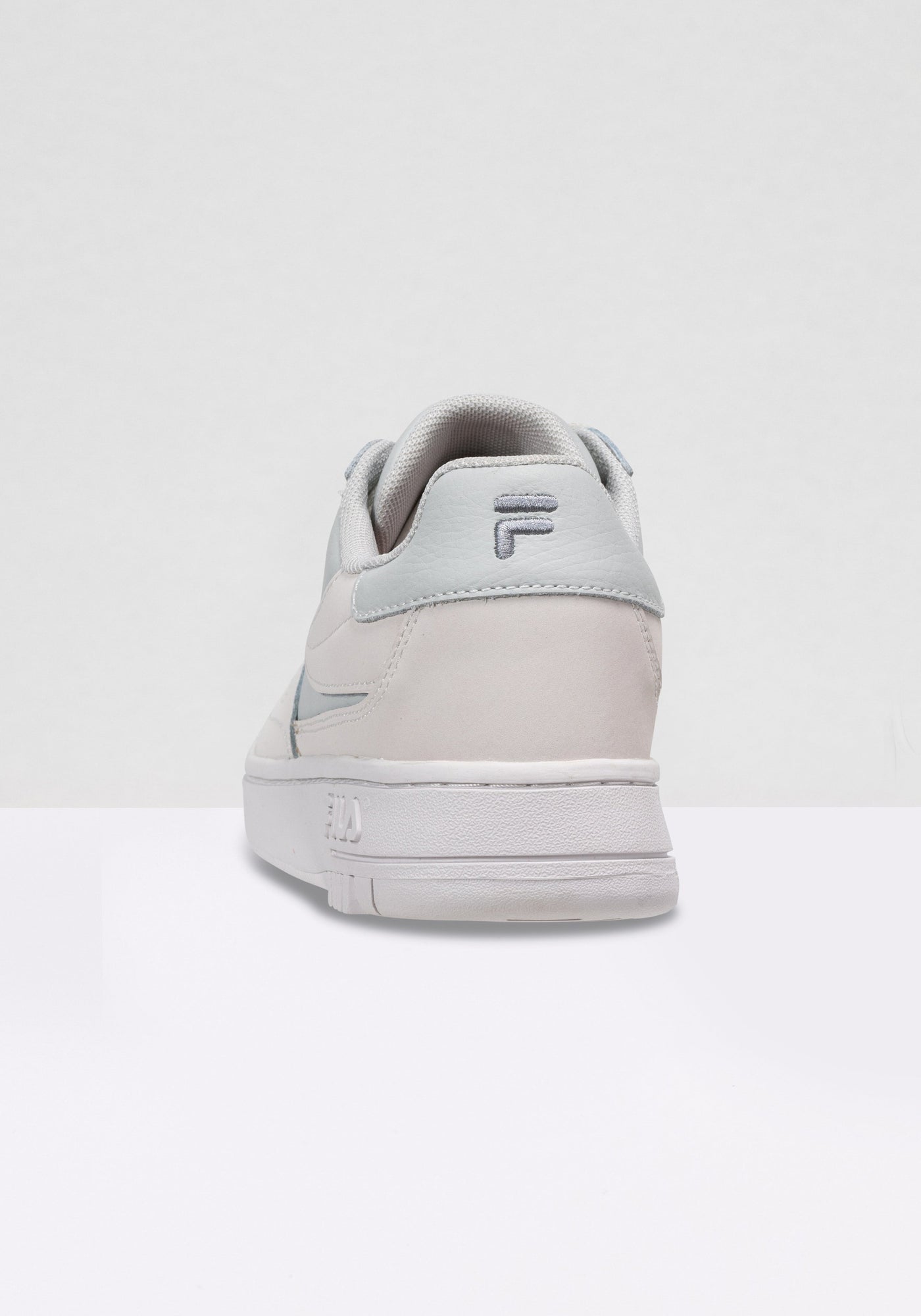 Fxventuno L Low in Gray Violet Sneakers Fila   